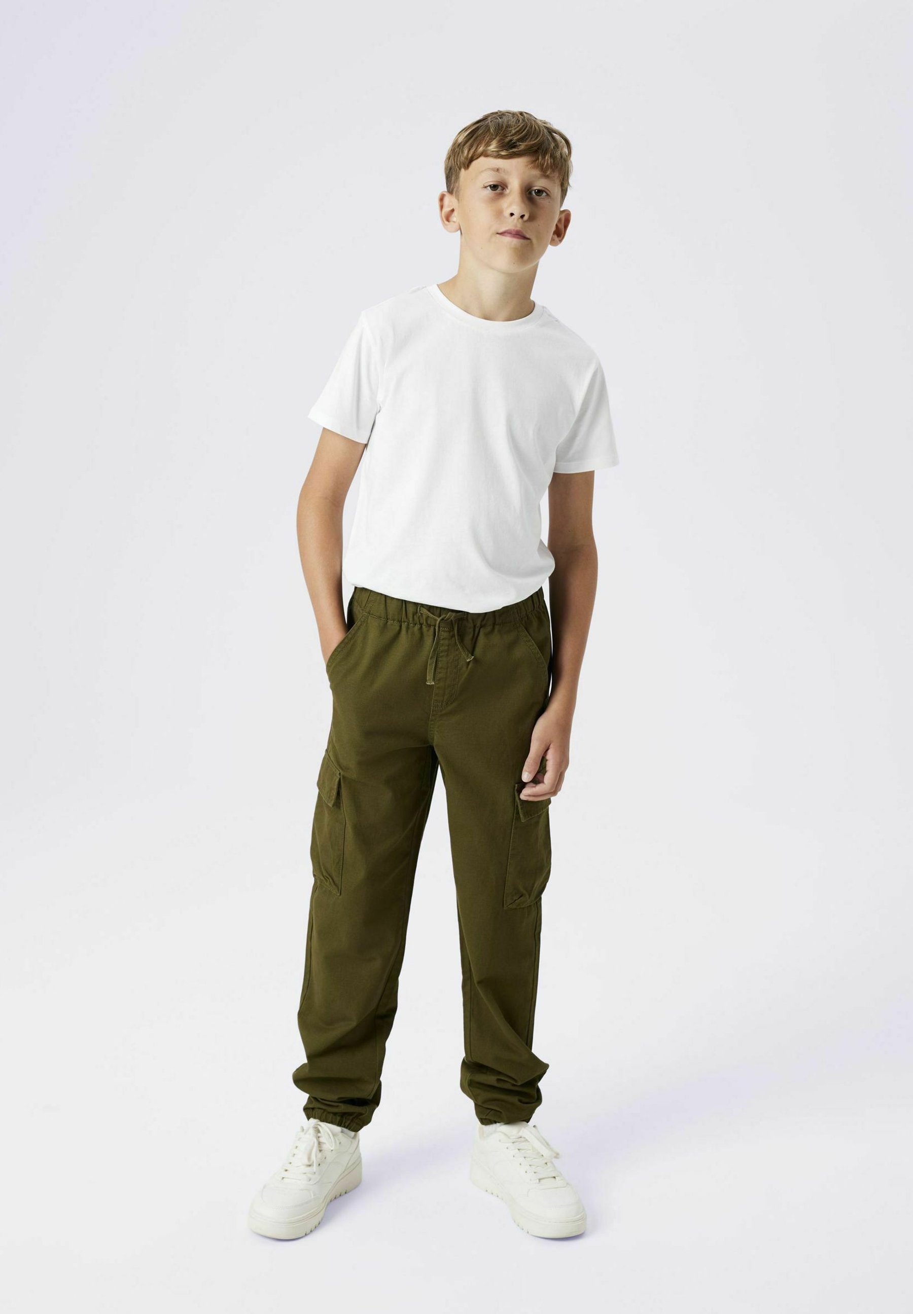 TWO SOON REGULAR FIT - Pantaloni cargo - muschio invernale