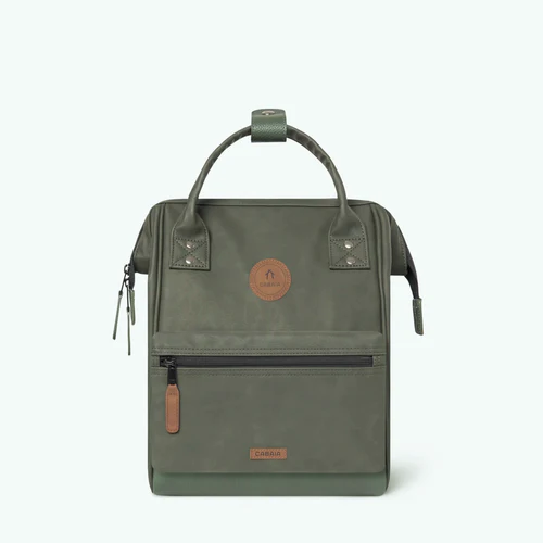 Cabaia Mochila pequeña de aventurero Busan color caqui.