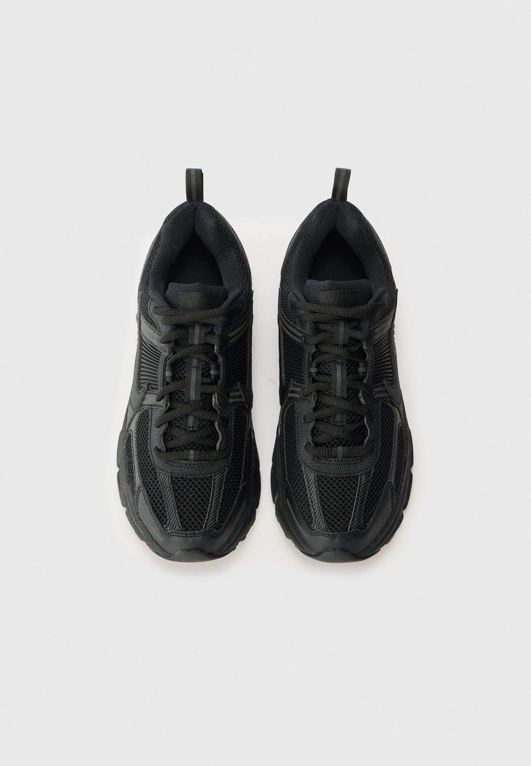 Nike Sportswear VOMERO 5 UNISEX - Buty sportowe - czarne