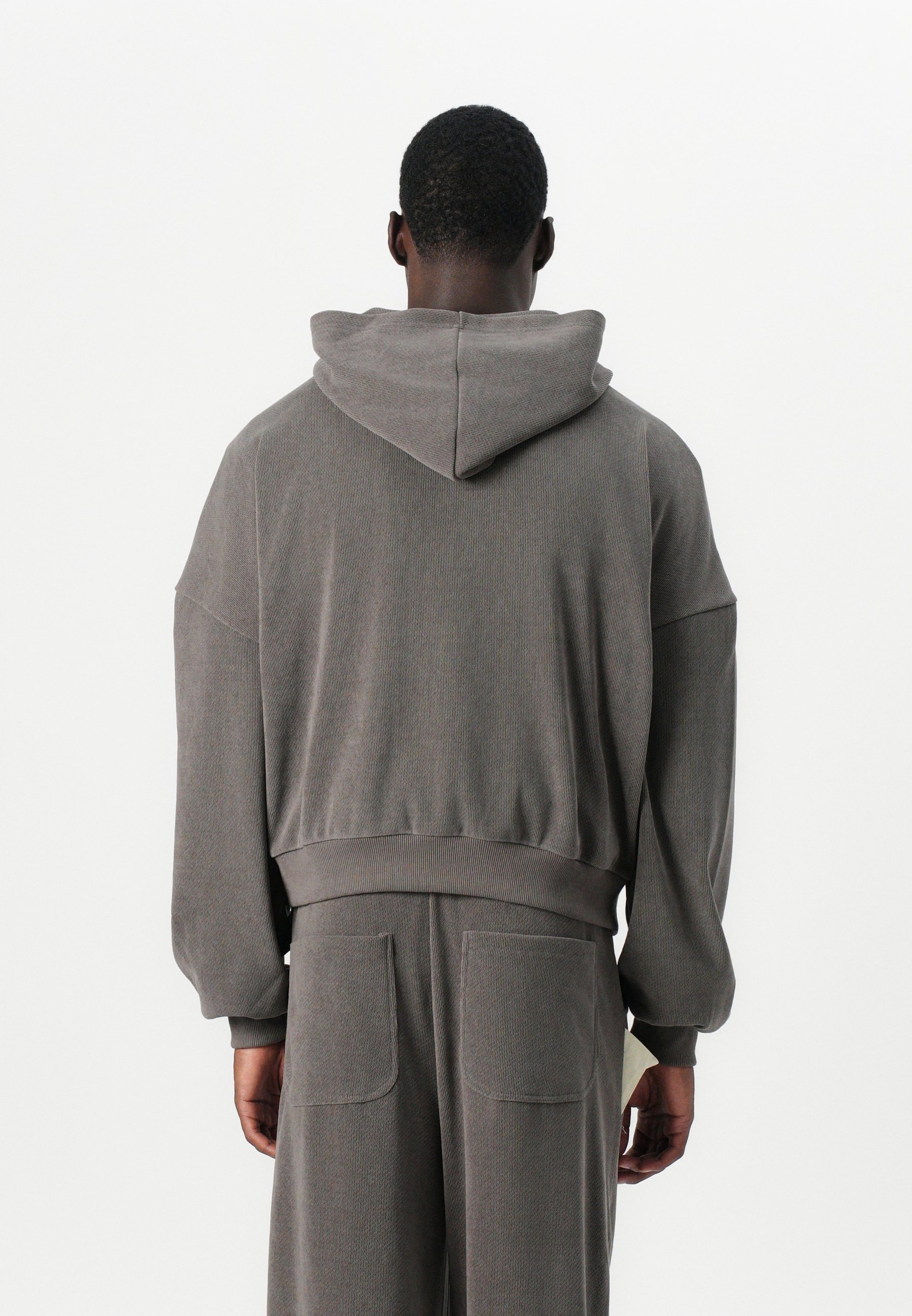 Atelier de vêtements à capuche