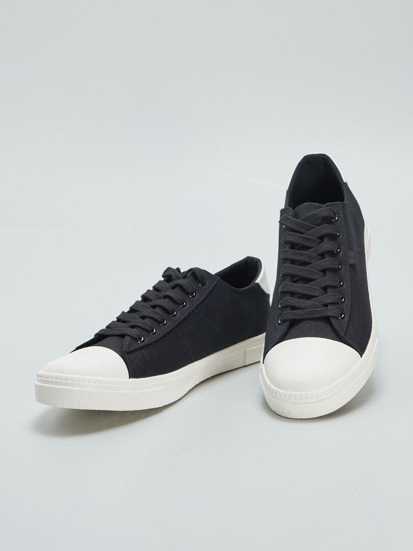 Lage canvas sneakers - ZWART