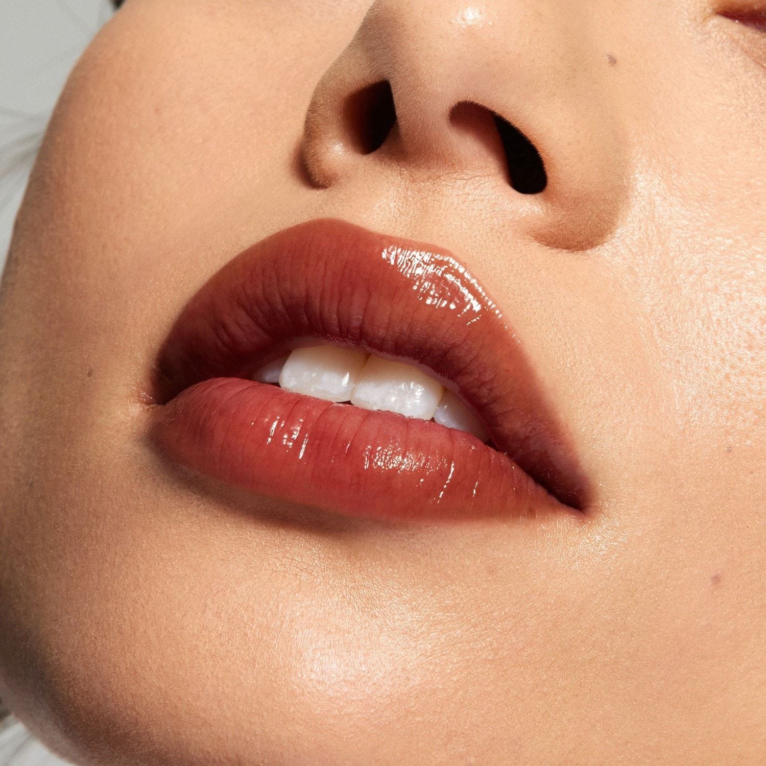 KYLIE SKIN Olej na pery Must-Haves Kylie Skin olej na pery – lieskovoorieškový krém, 6 ml – 6 ml