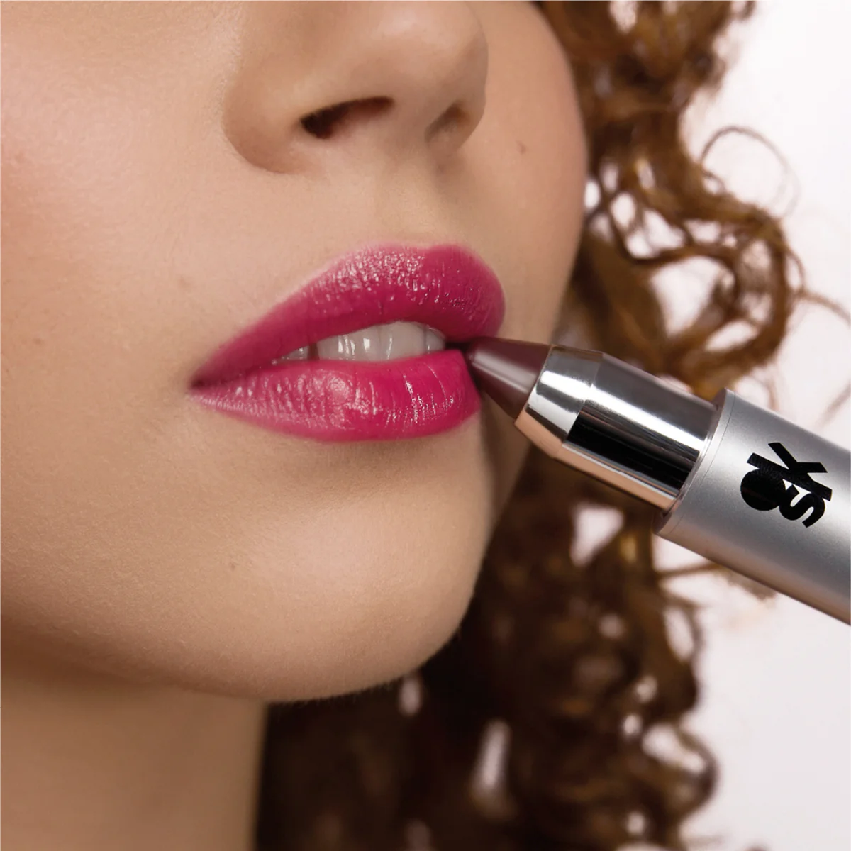 Labbra CLICK'N KISS - Rossetto brillante