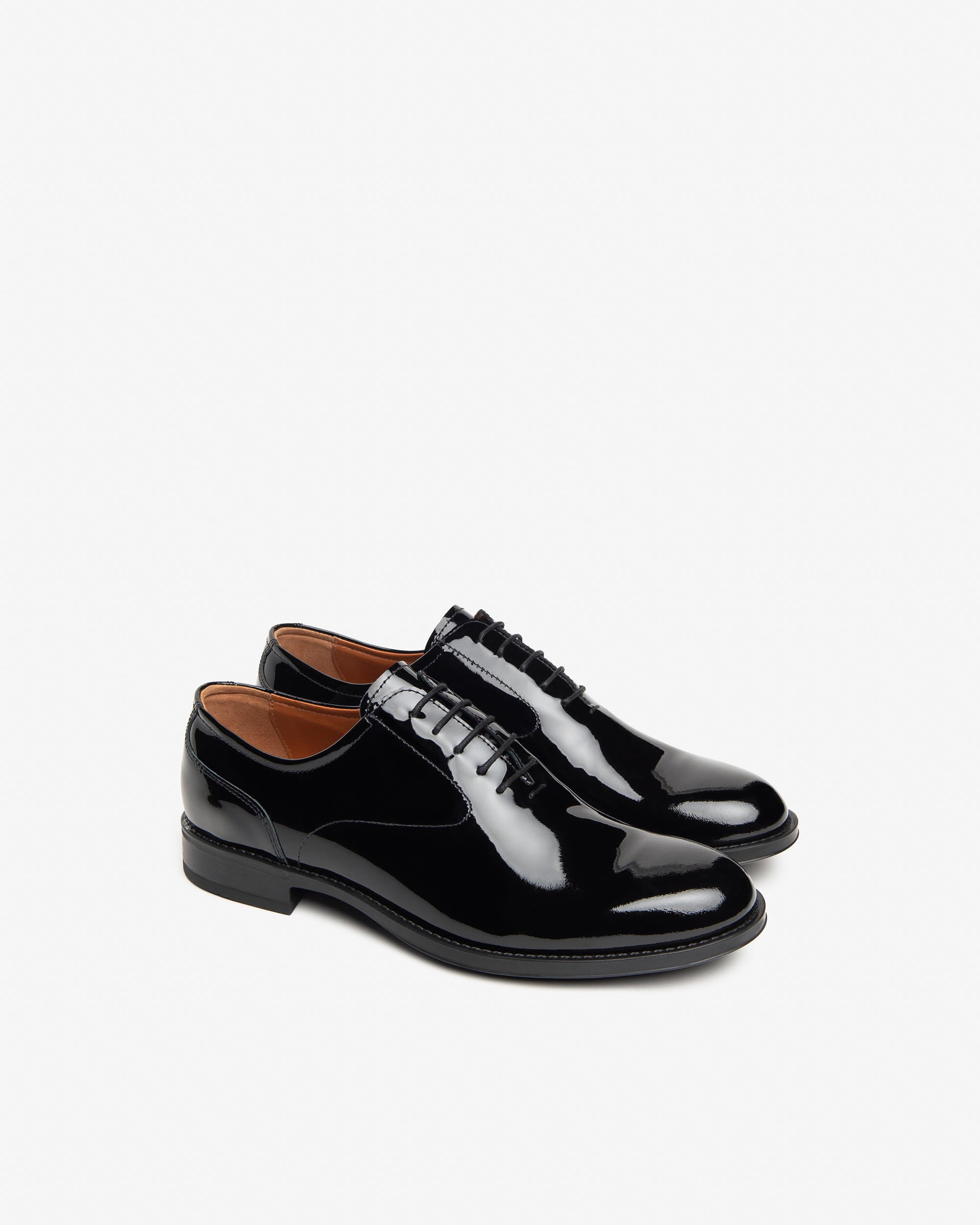 Herren-Schnürschuhe aus Lackleder