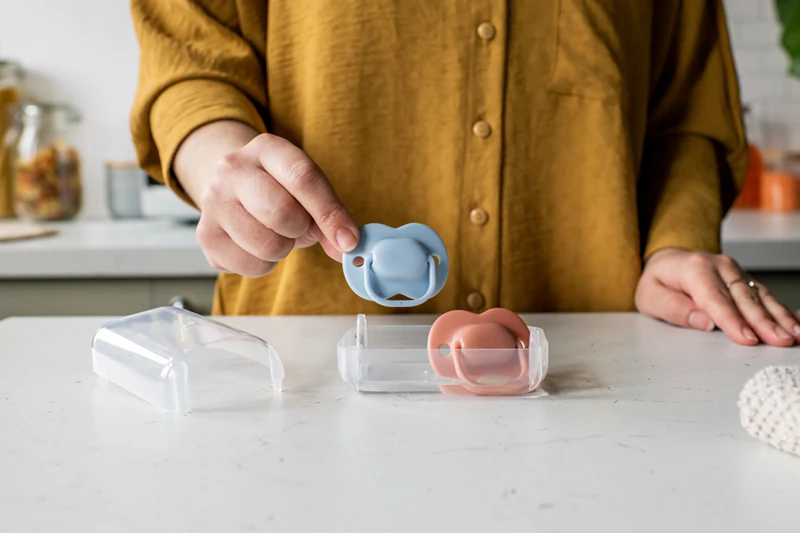 Cumlík Tommee Tippee Cherry Latex 6-18 m