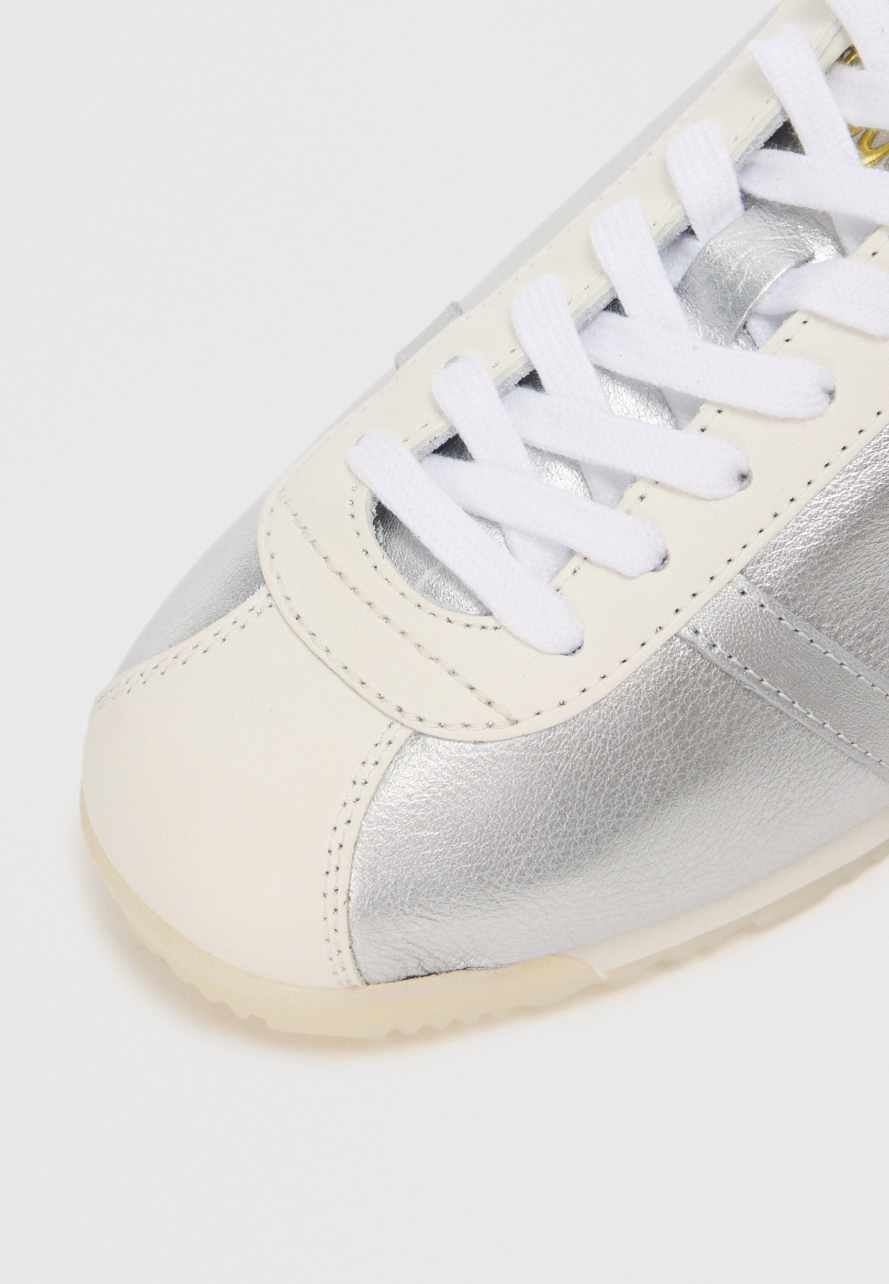 Buty sportowe Lacoste - białe/srebrne