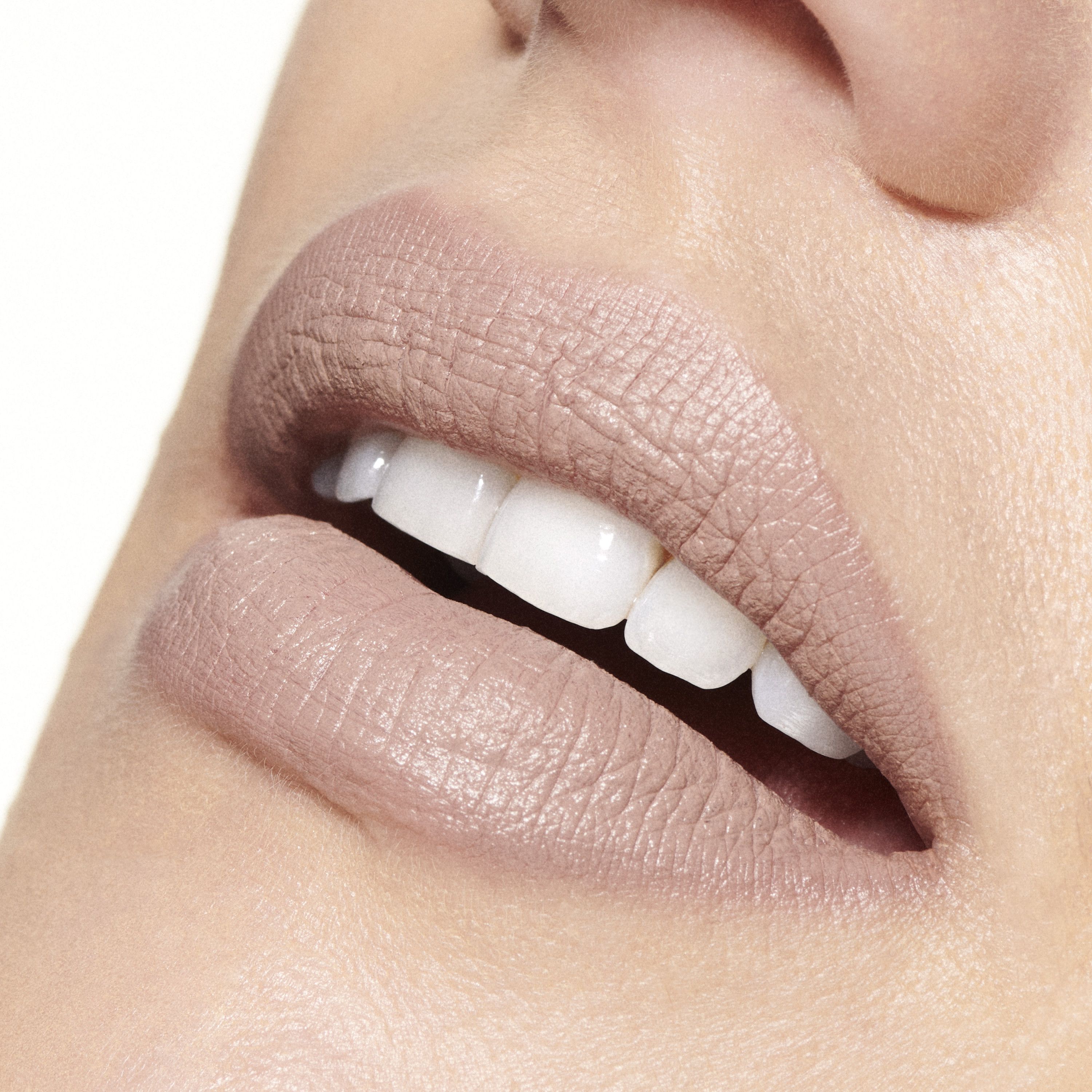 Macximal Silky Nude lūpu krāsa Luksusa lūpu krāsas