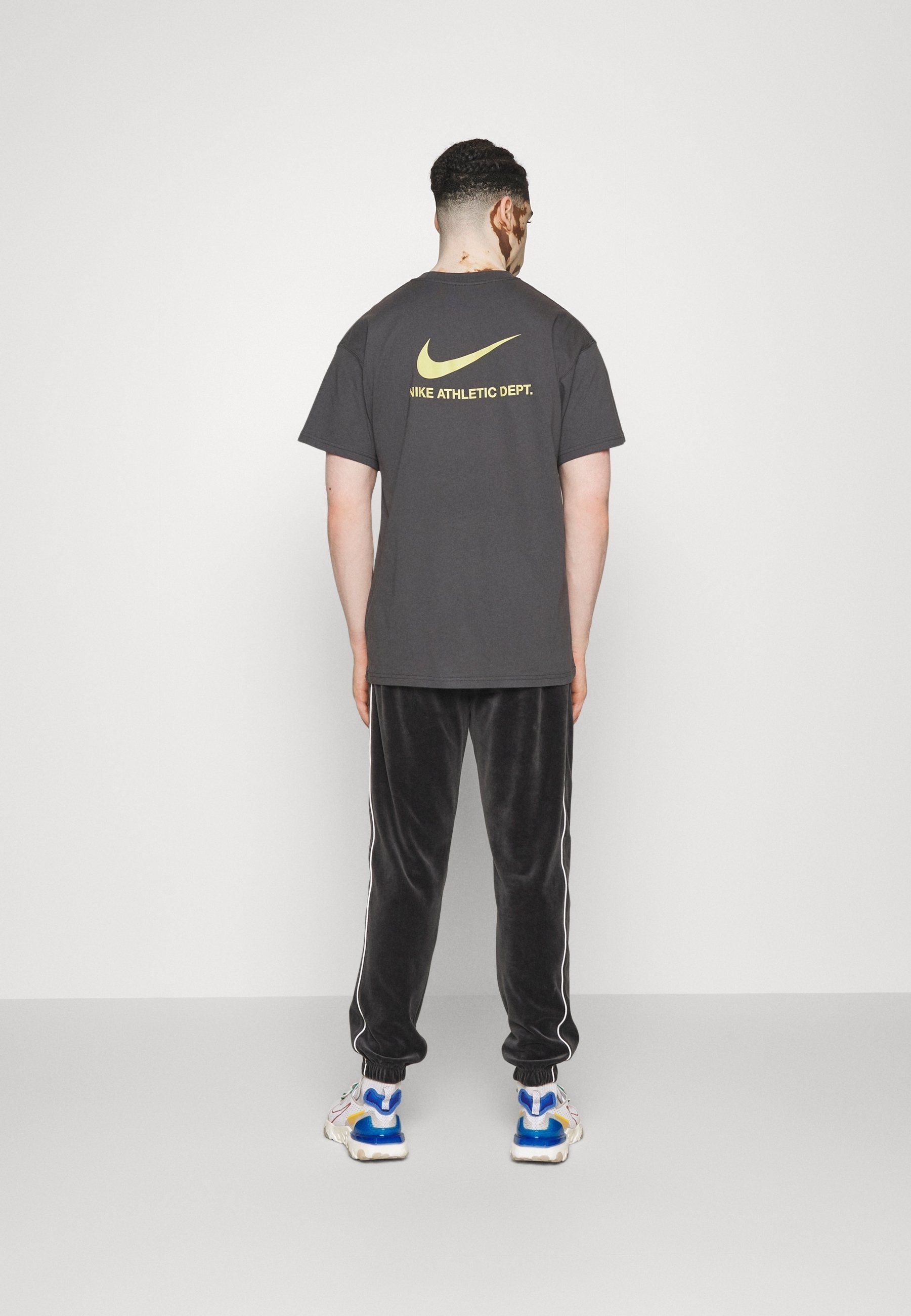 Nike Sportswear trainingsbroek - zwart