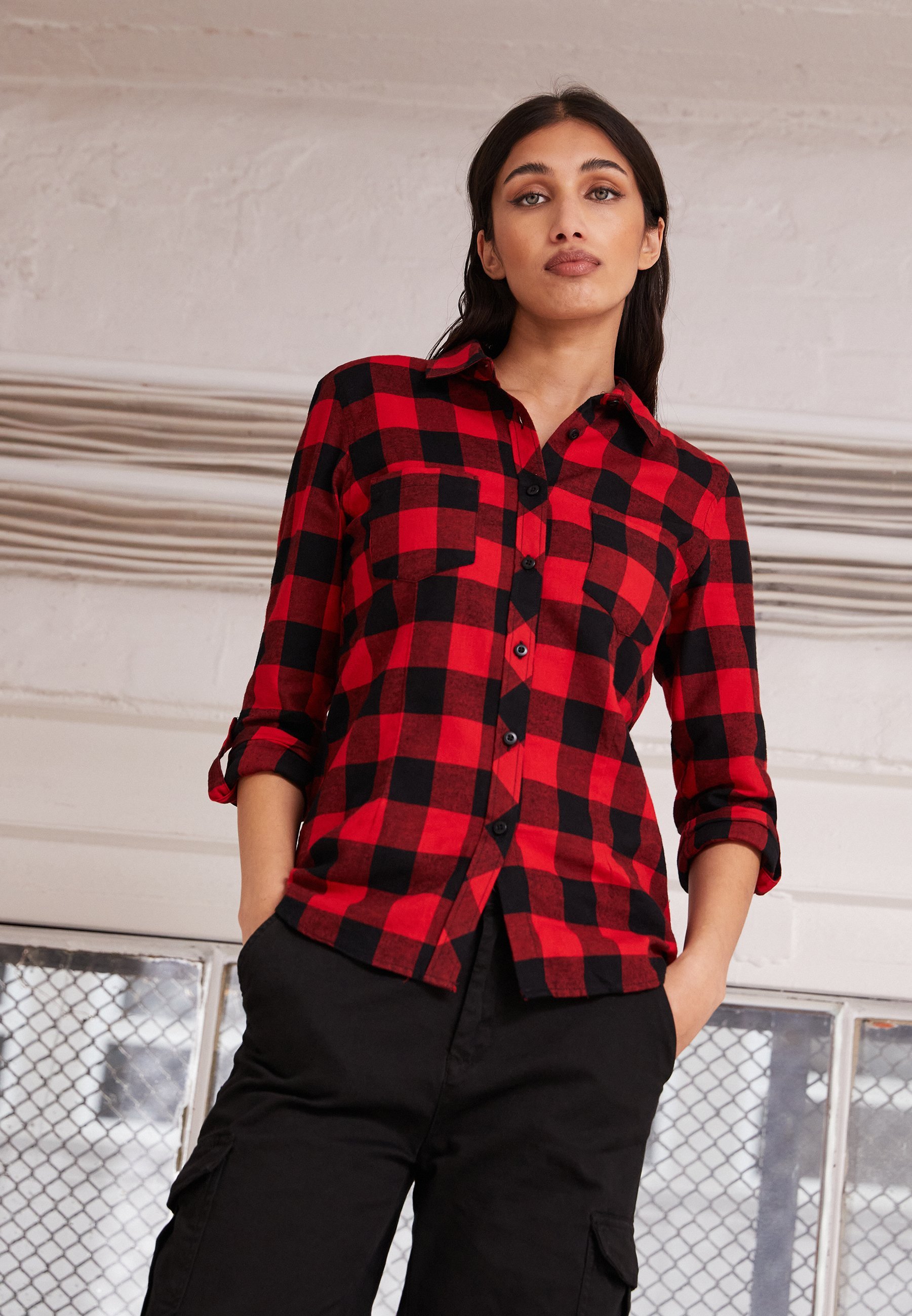 Chemisier boutonné Urban Classics - noir/rouge