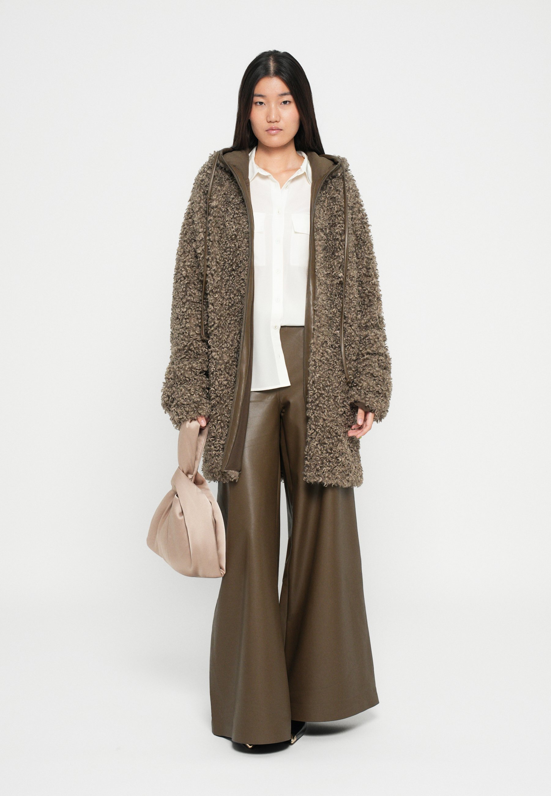 Norma Kamali OVERSIZED JAS MET MOUWEN, RITS AAN DE VOORKANT EN CAPUCHON - Winterjas - bark