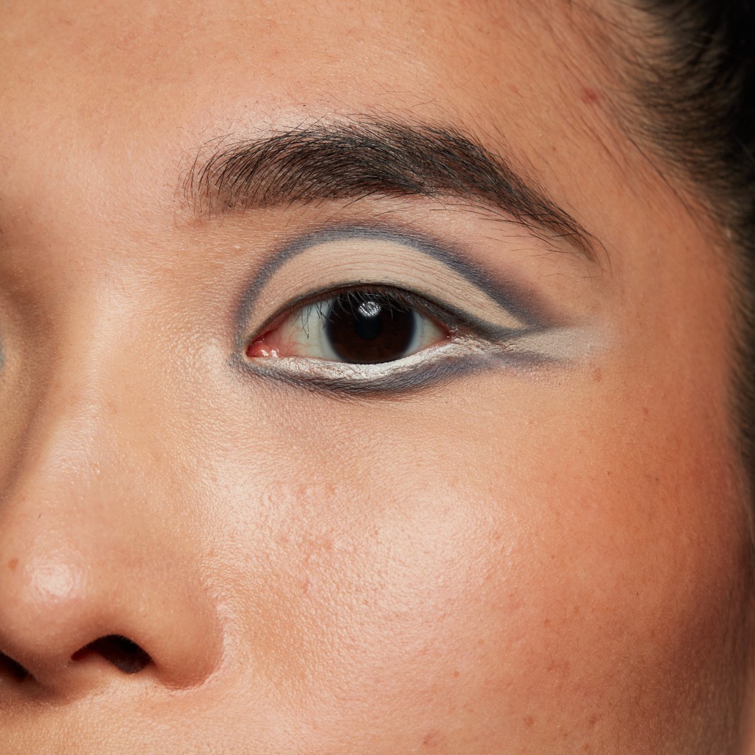 NYX Professional Makeup ajlajner Epic Smoke, ukošeni ajlajner i blender – 0,2 g