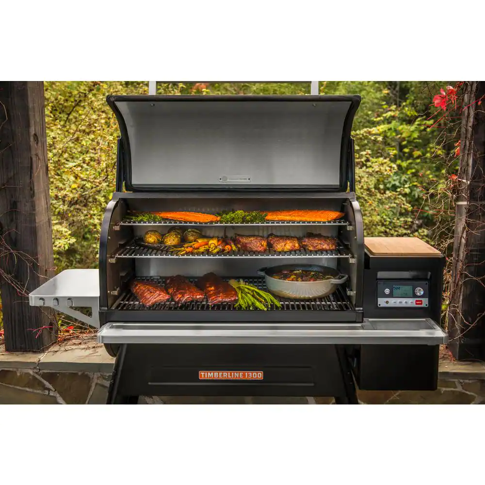Timberline 1300 Wifi -pellettigrilli ja -savustin mustana