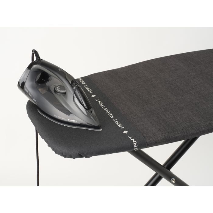 Brabantia Table à Repasser D, 135x45 cm, avec zone repose-fer résistante à la chaleur - Metallised