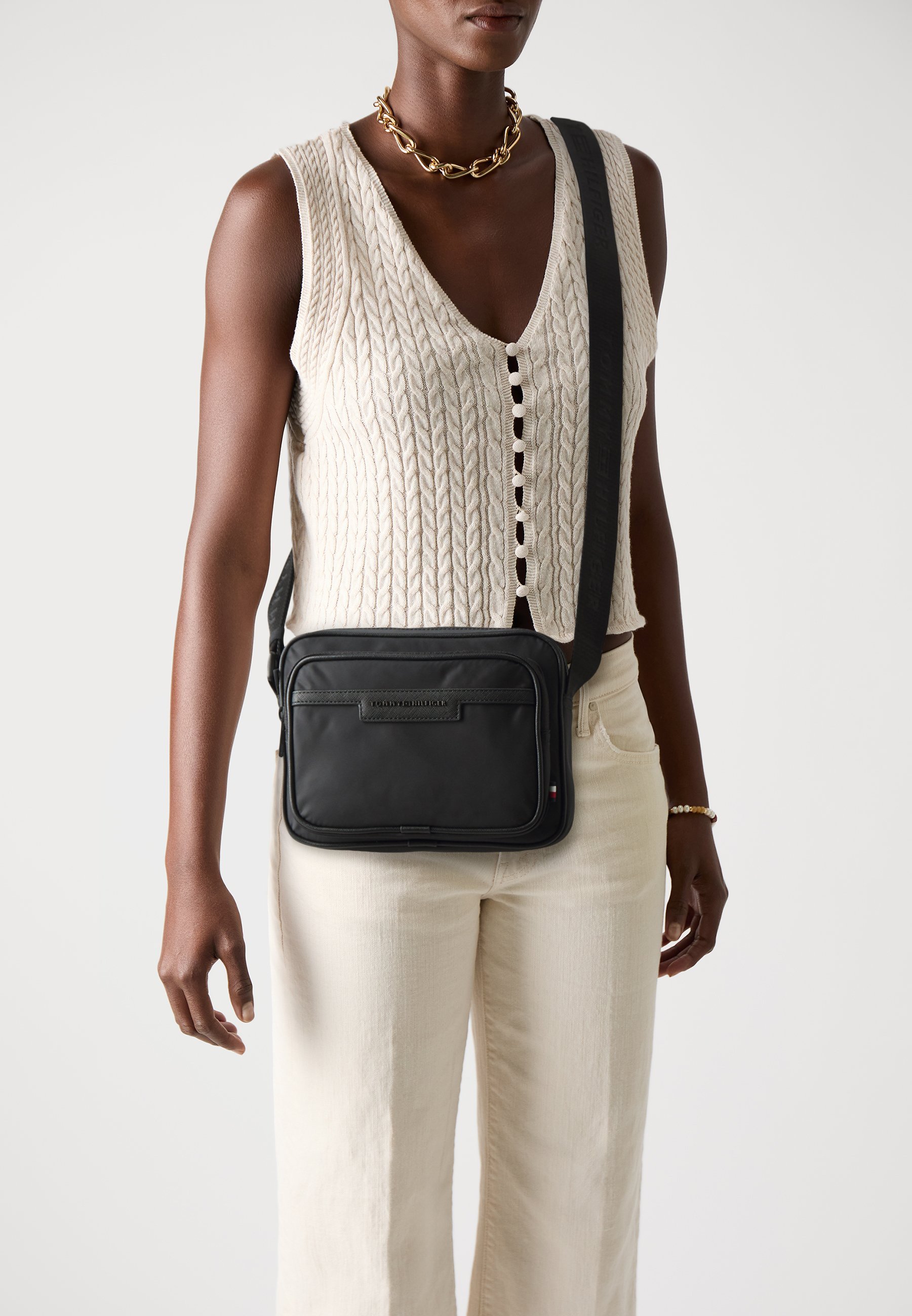 Tommy Hilfiger REPREVE REPORTER - Crossbodytas - zwart