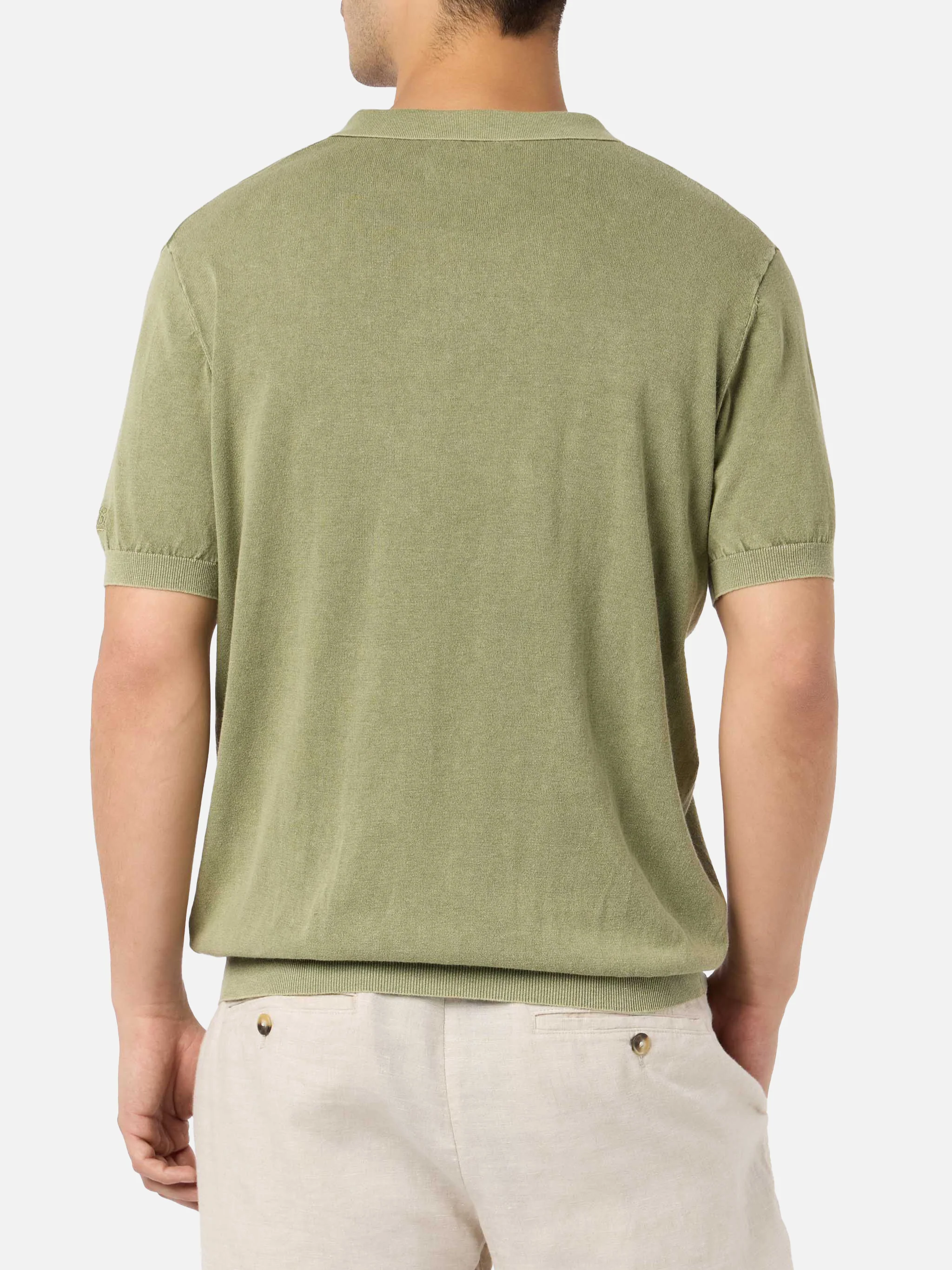 Sloan poloshirt in militairgroene gebreide stof met knopen en vintage afwerking.