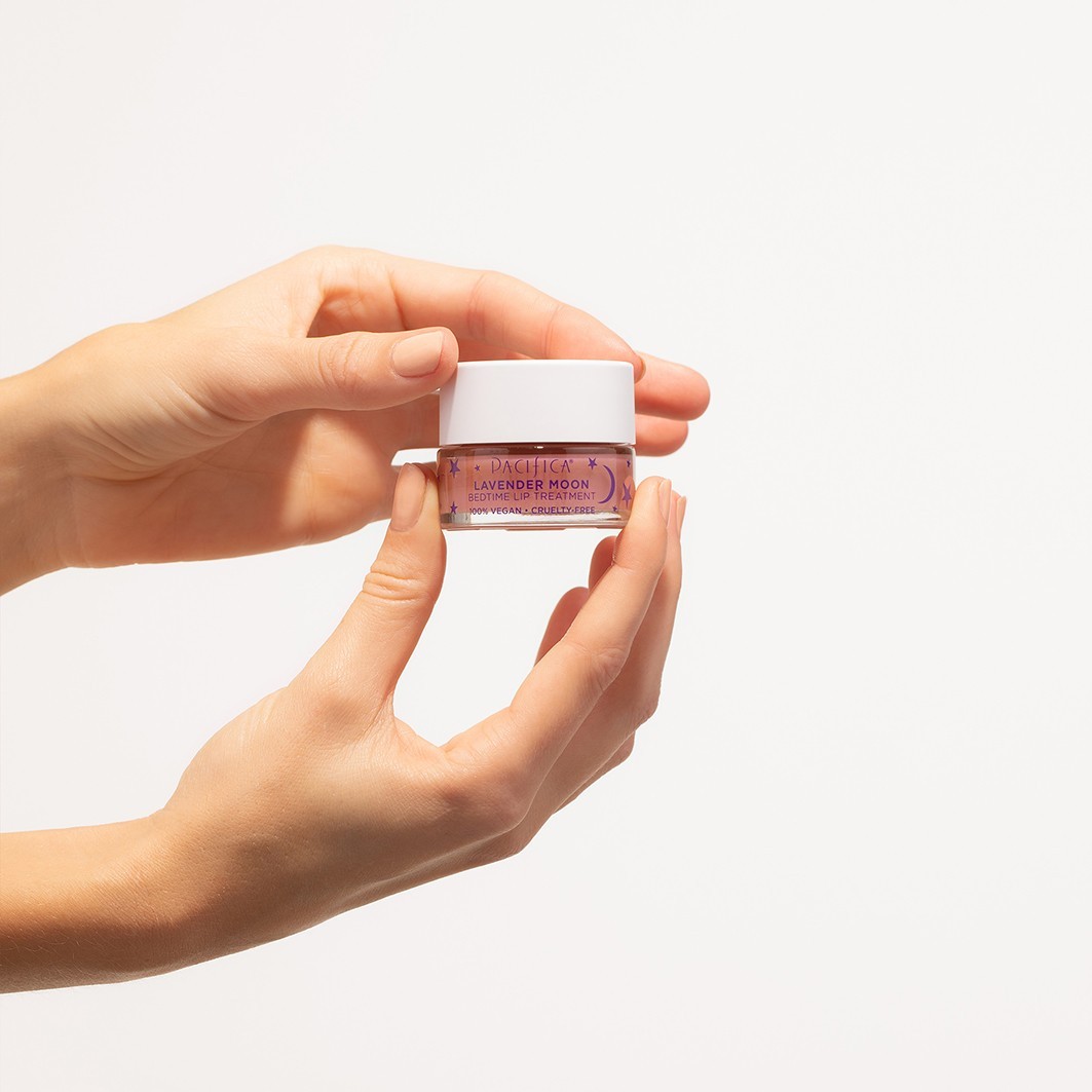 Pacifica Lip Care Lavender Moon pirms gulētiešanas lūpu kopšanas līdzeklis - 18 g