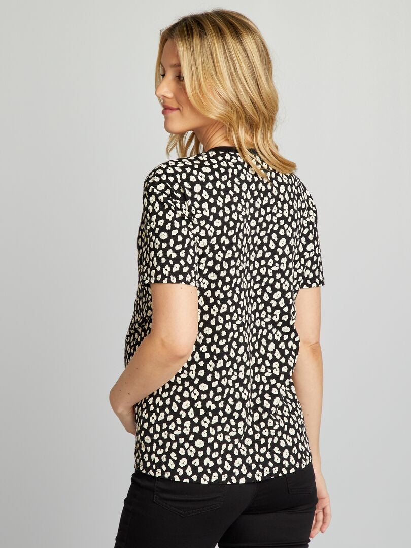 Camiseta de enfermagem com aberturas de ventilação - PRETA