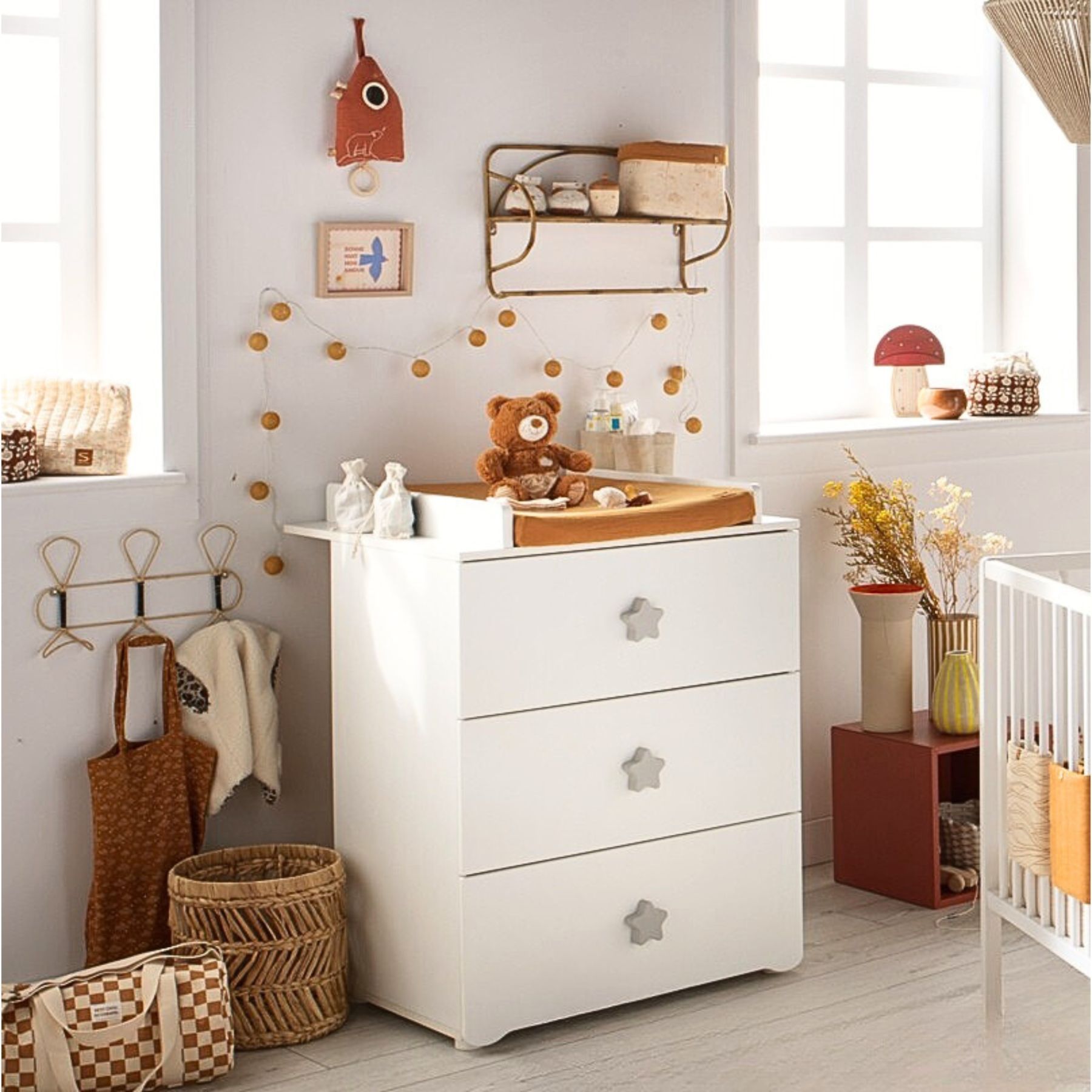Commode à langer - Babyprice - Basic - 3 tiroirs - Blanche - Boutons étoiles grises