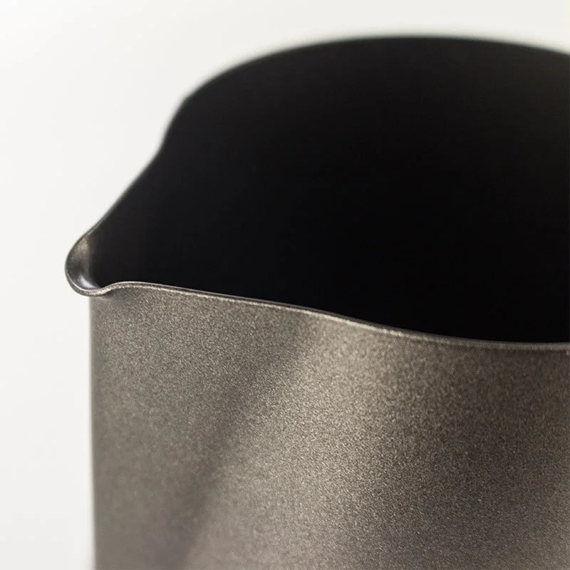 Pichet à mousser le lait et le café en acier inoxydable 304 avec graduation, pour latte, la préparation de café vapeur et autres boissons. Accessoires de cuisine et de café.