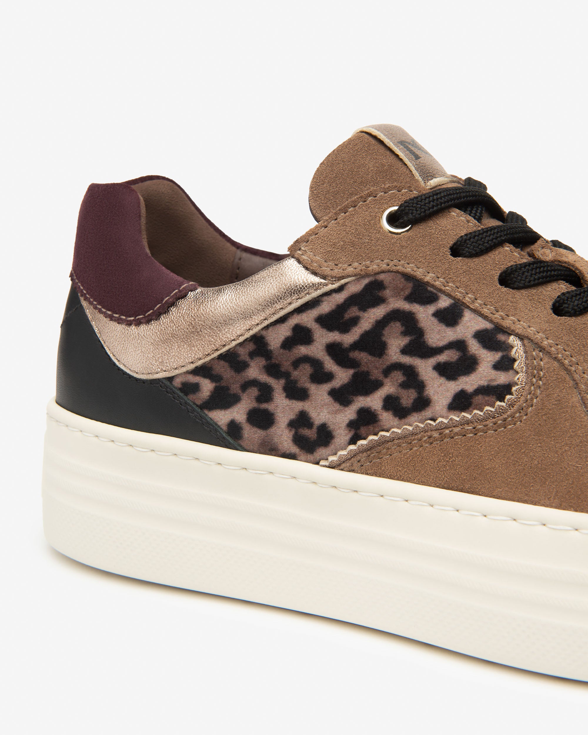  Damen-Sneaker aus Wildleder, Leder und technischen Materialien