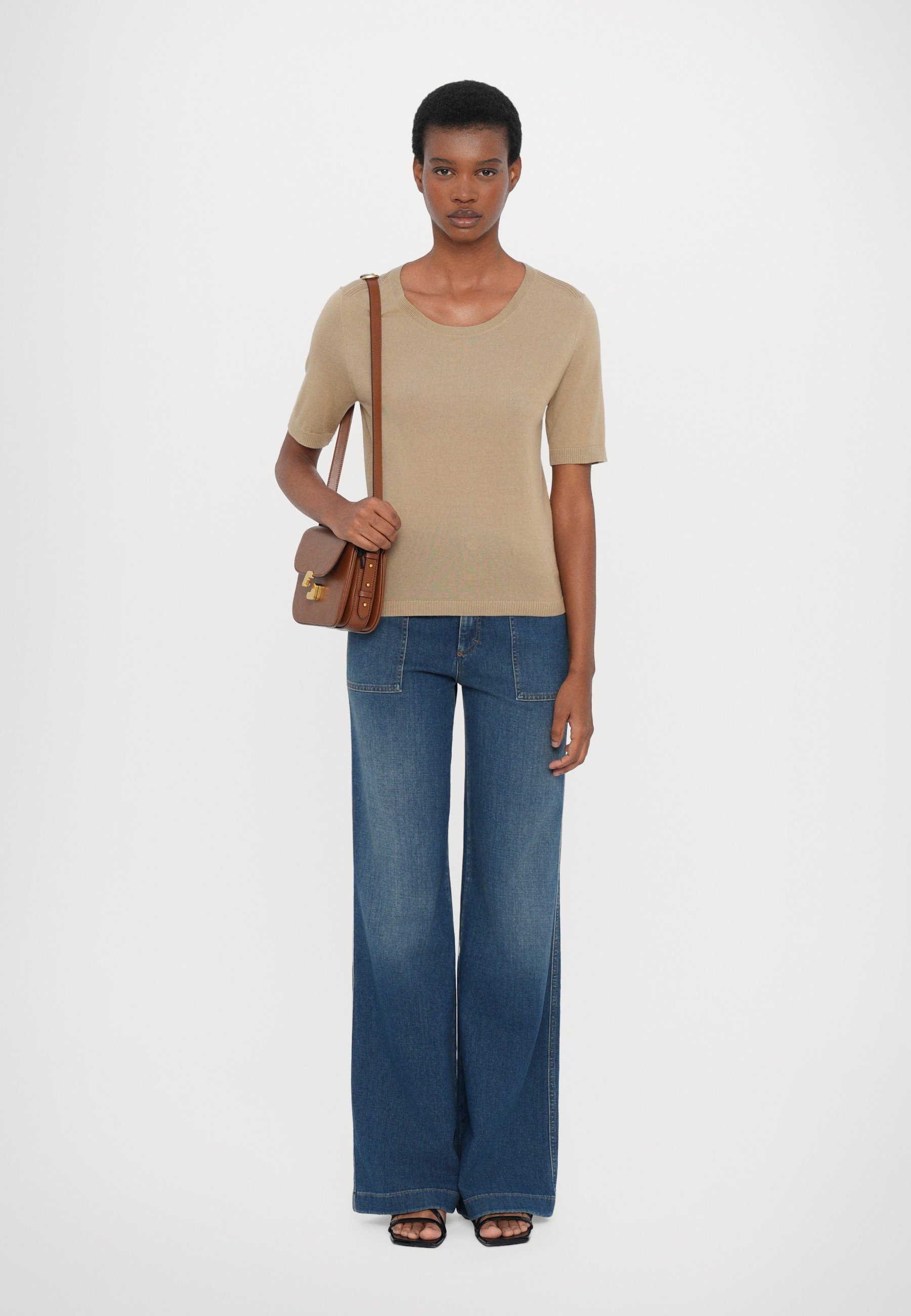 T-shirt a girocollo a maniche corte - T-shirt basic - beige urbano
