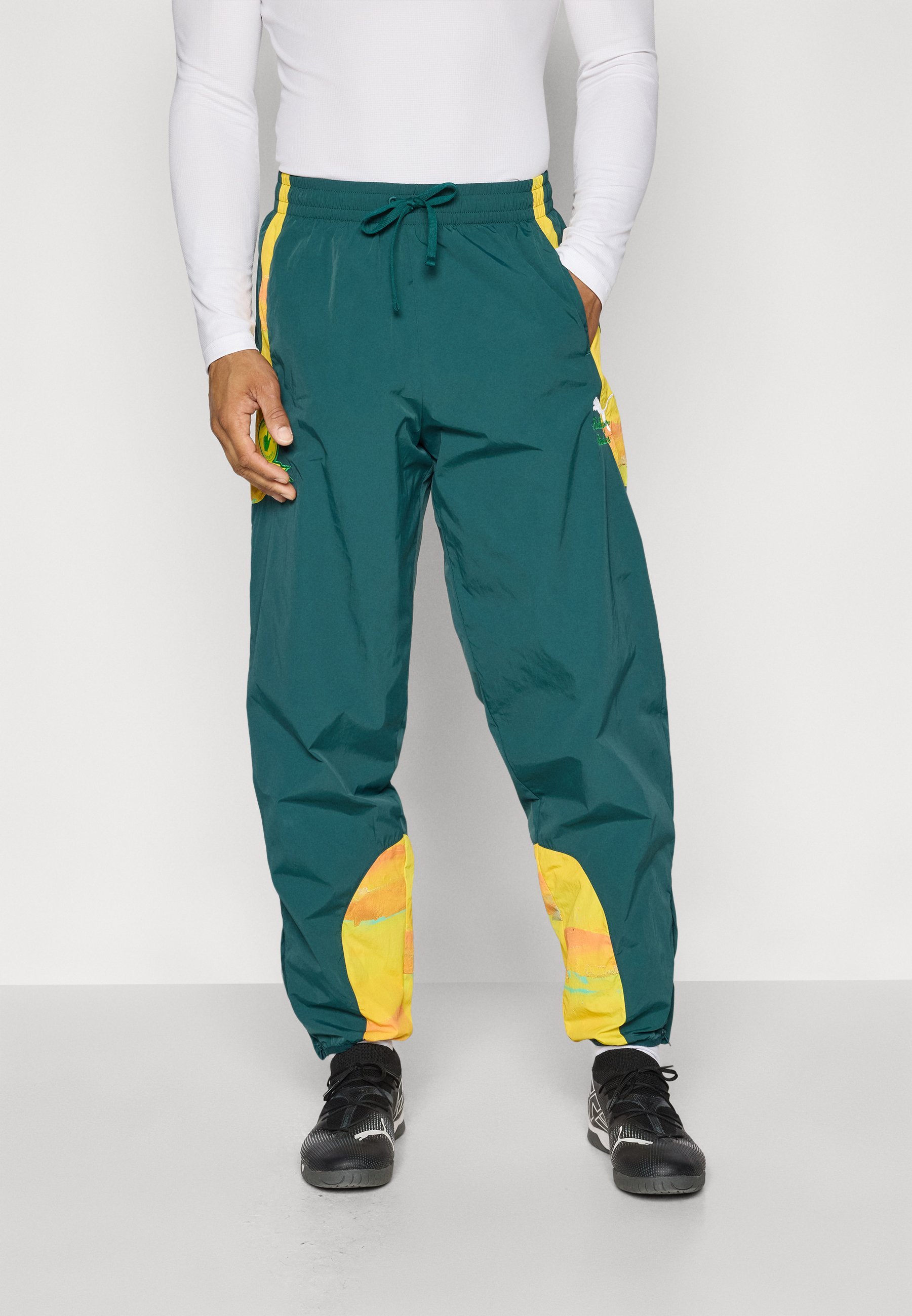 Puma KIDSUPER MAMELODI SUNDOWNS FC REISBROEK - Clubkleding - groen terrein/geel