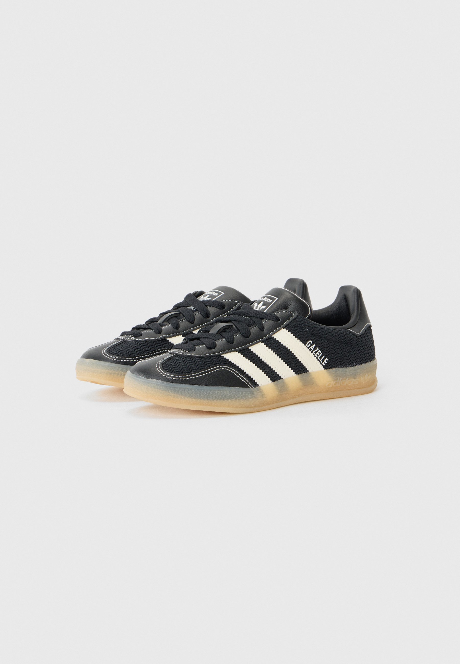 adidas Originals GAZELLE INDOOR UNISEX - Joggesko - core black/off white/magic beige