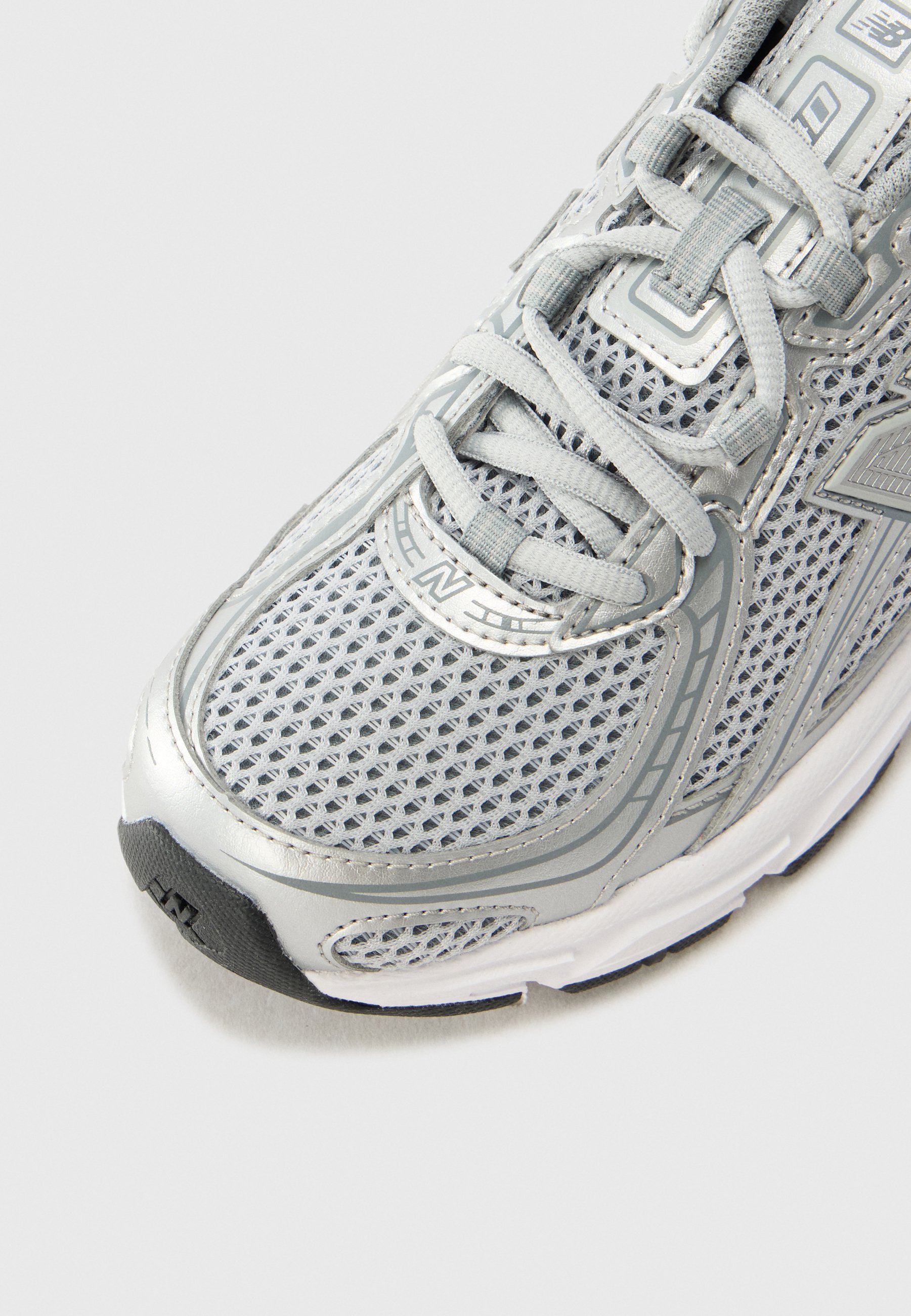 New Balance 740 - Sneakers - raincloud