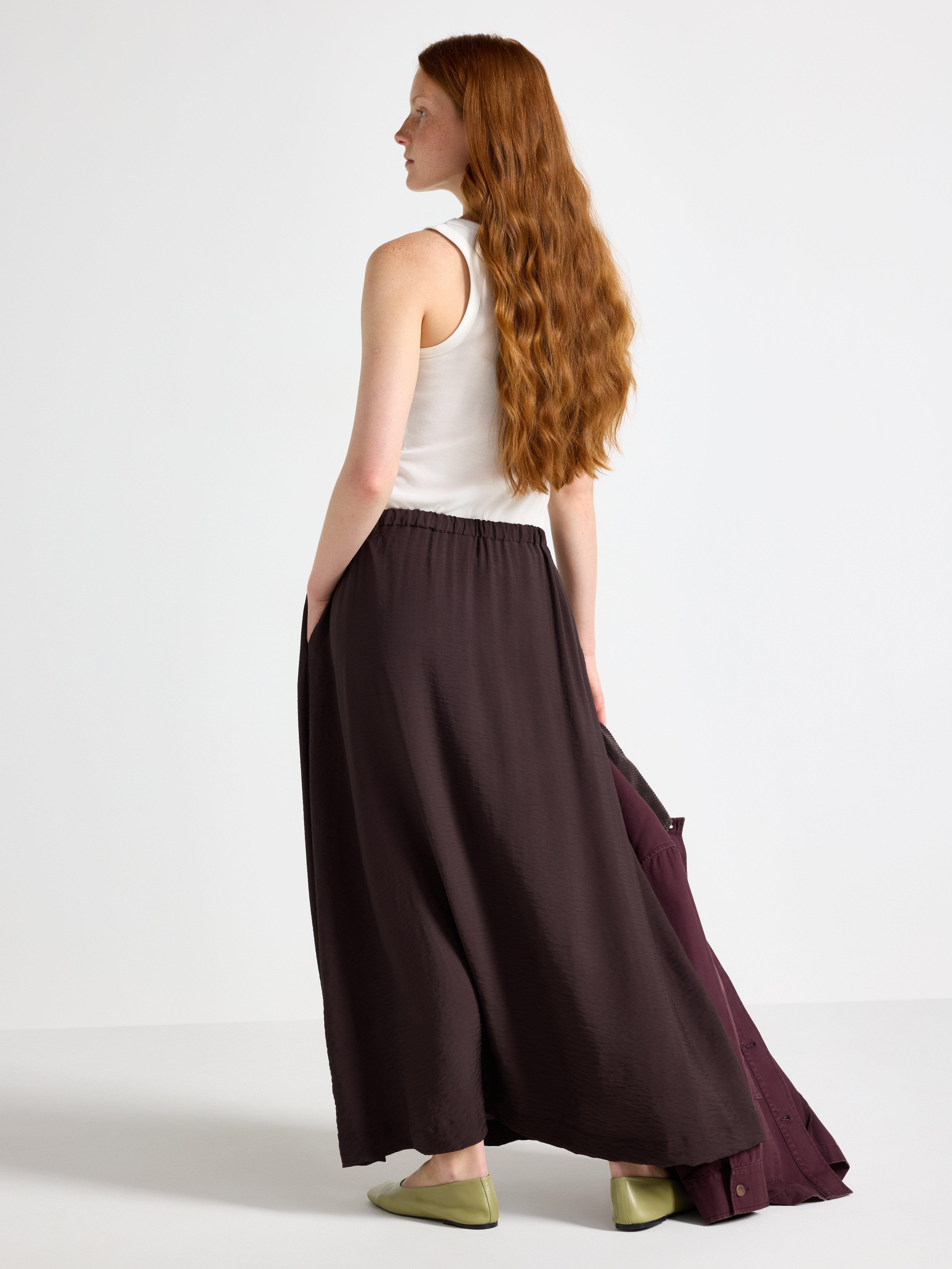 Saia maxi de viscose marrom escuro