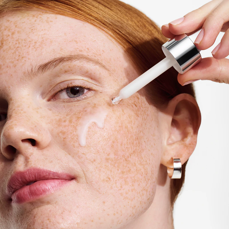 Clinique Moisture Surge™ Active Glow Serum sérum regenerador e iluminador