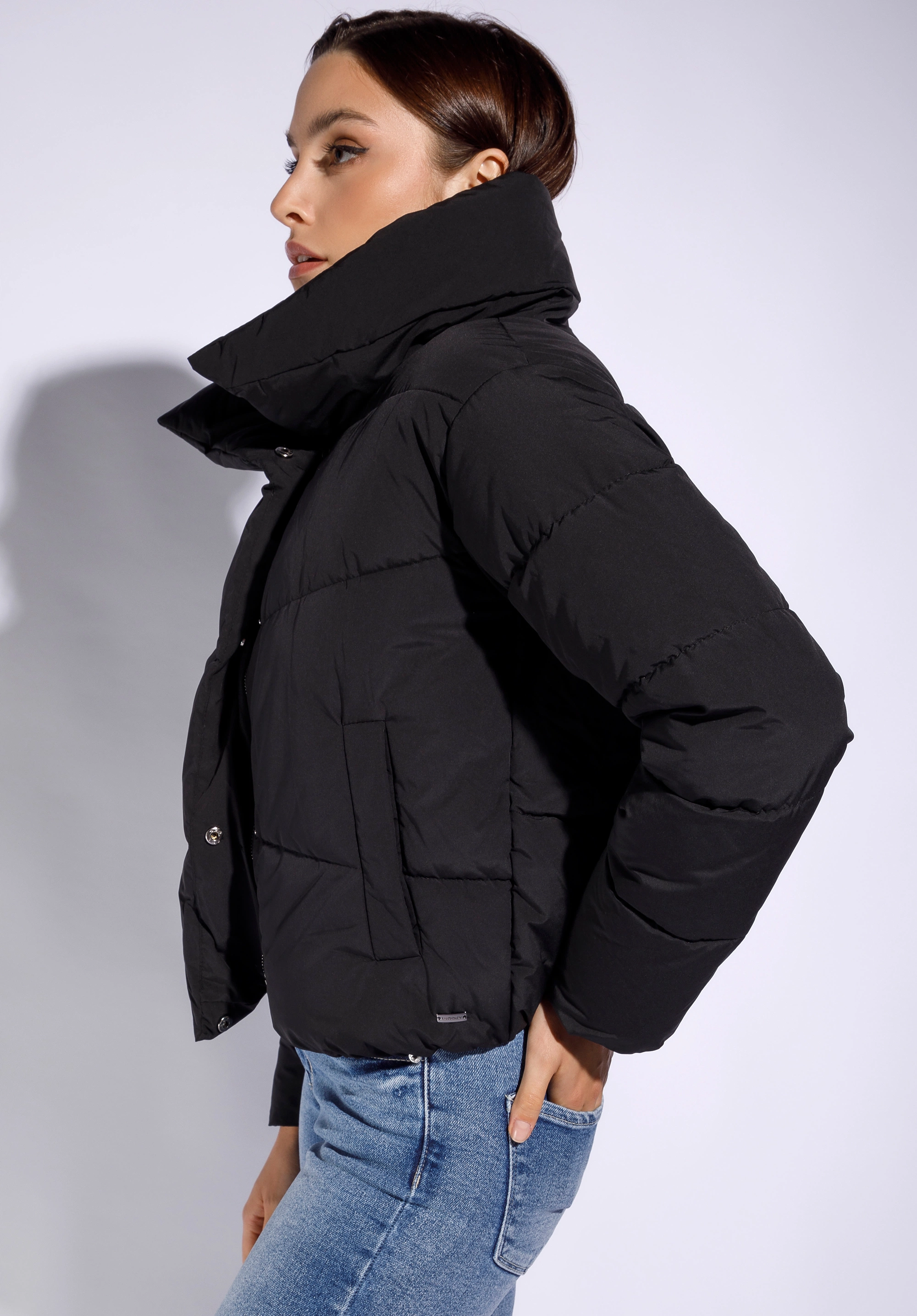 Damska kurtka oversize pikowana czarna