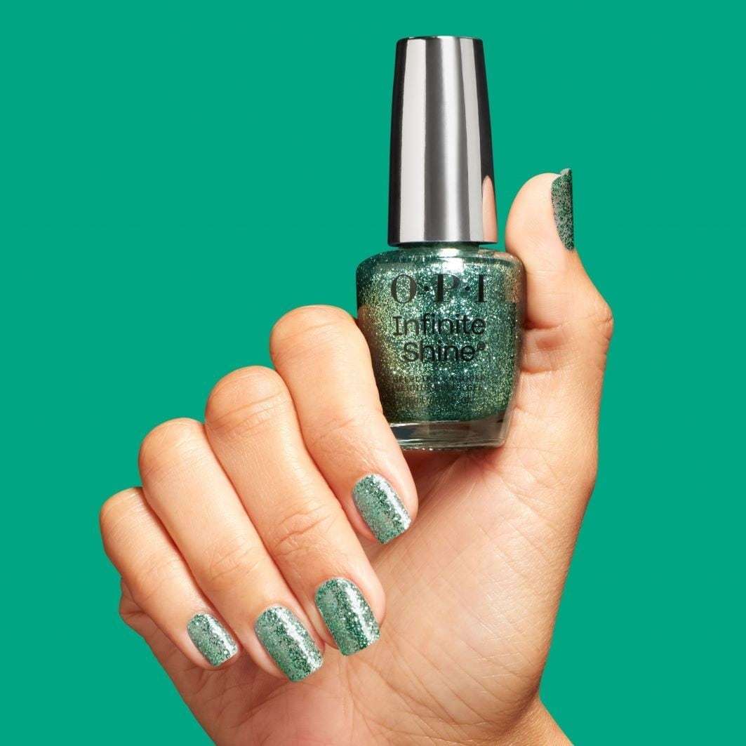 OPI nagų lakas „Infinite Shine Holiday 2025“ – „Good Enough To Treat“ – 15 ml