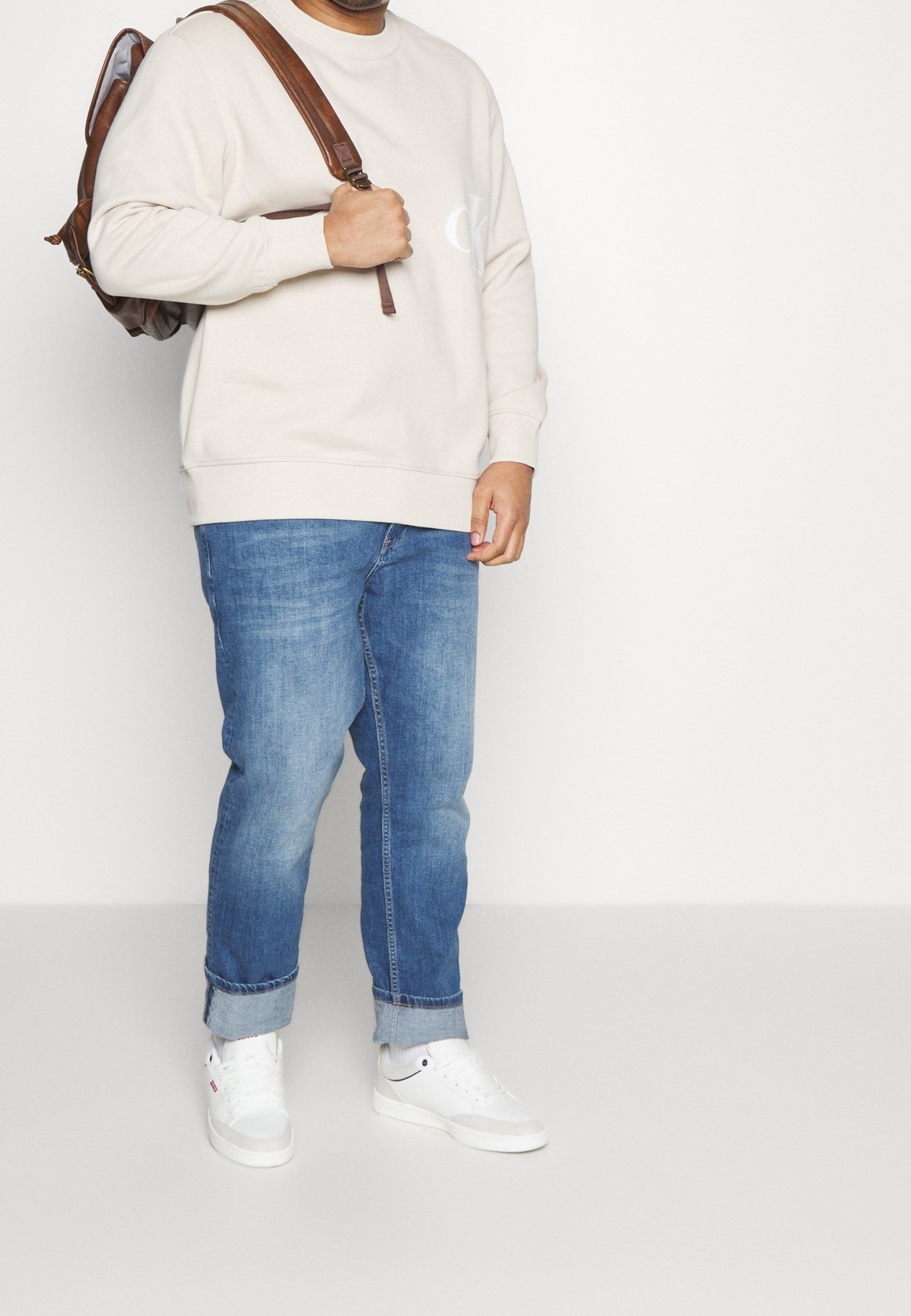 Calvin Klein Jeans Plus pulover - bež