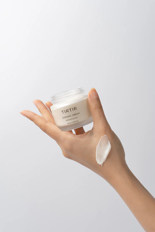Creme Cerâmico TIRTIR: creme hidratante refrescante para pele seca.