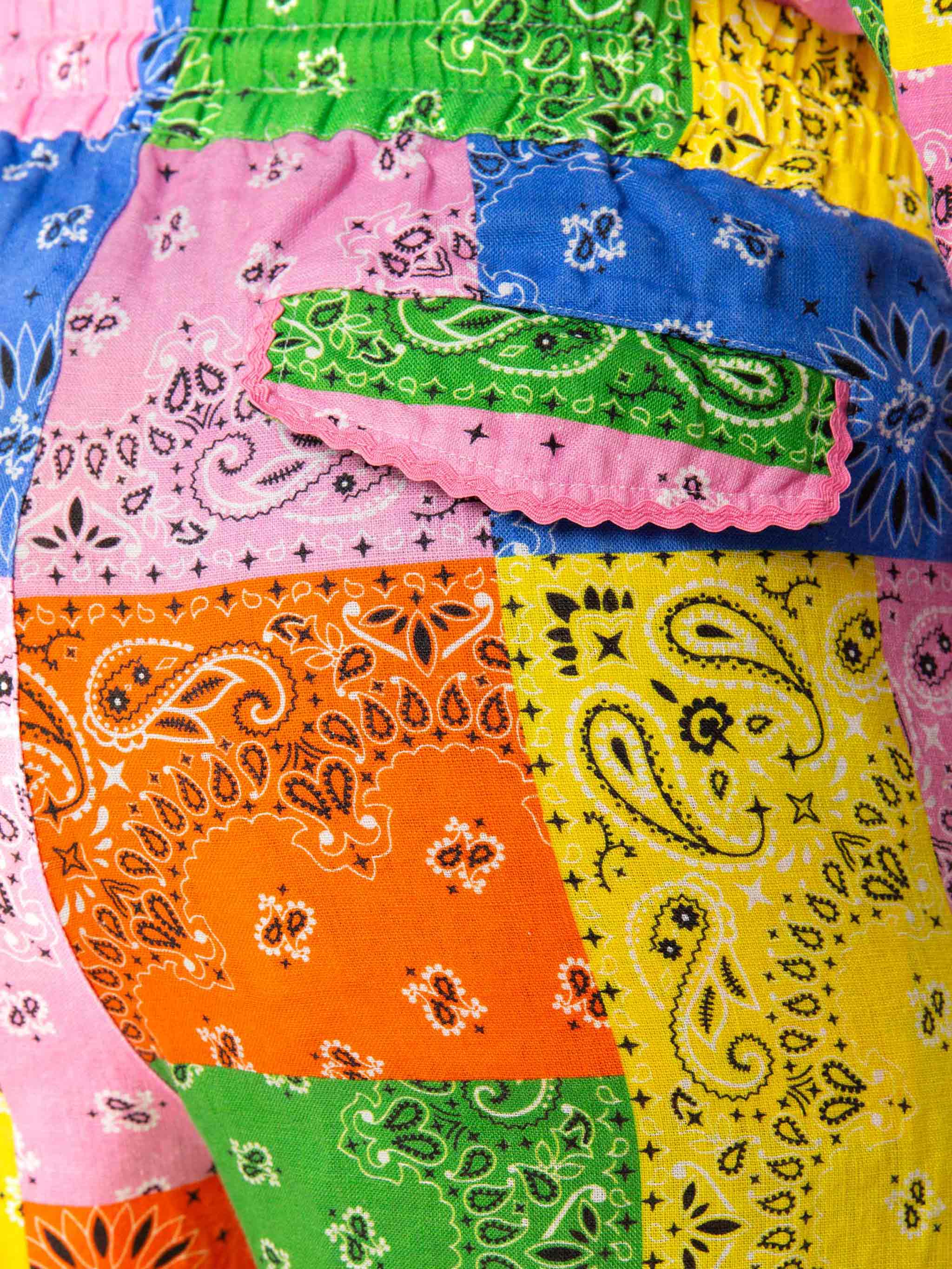 Pantalone da donna in lino con stampa bandana multicolore