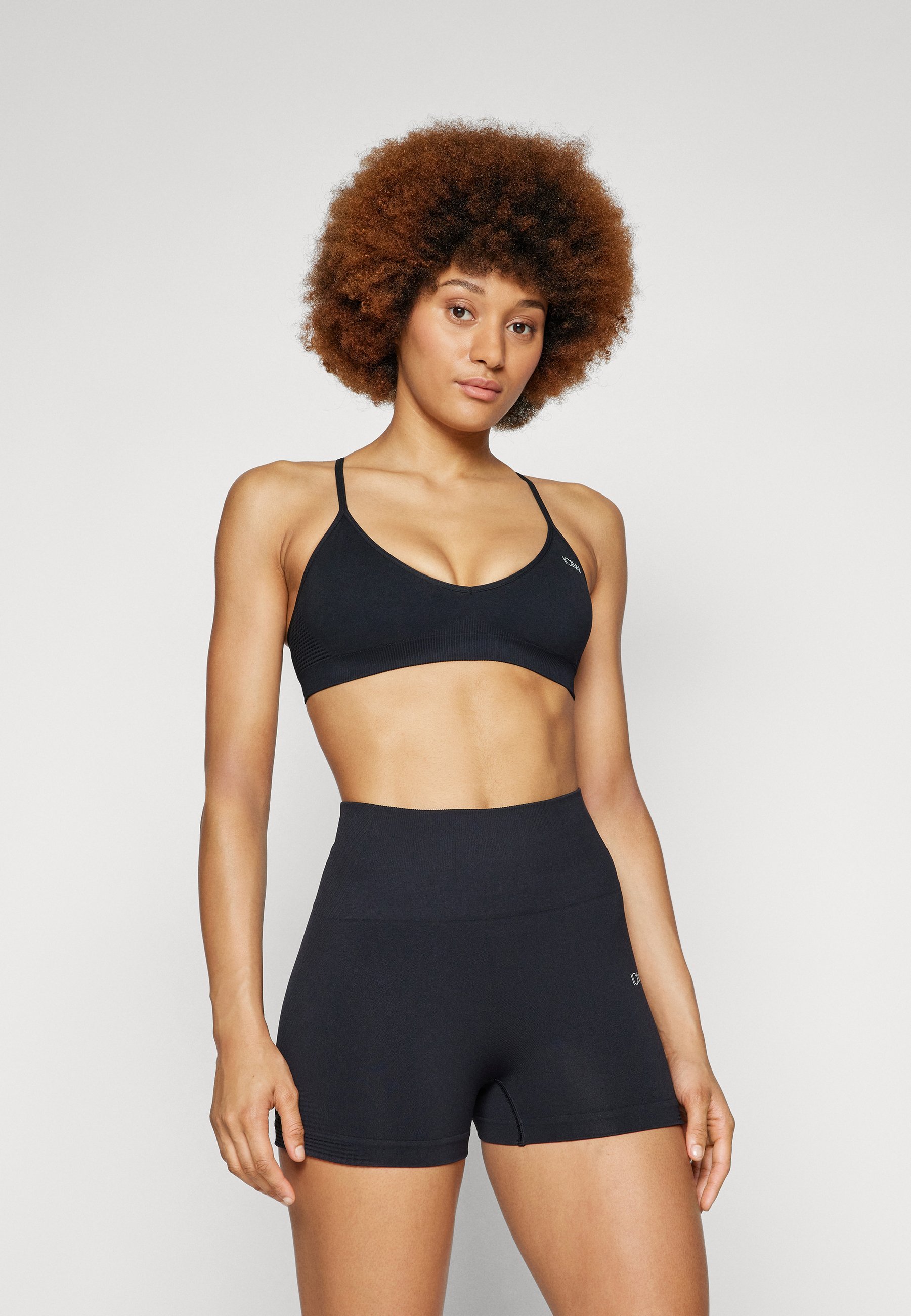 Reggiseno sportivo minimalista senza cuciture ICANIWILL IGNITE - Reggiseno sportivo leggero - nero