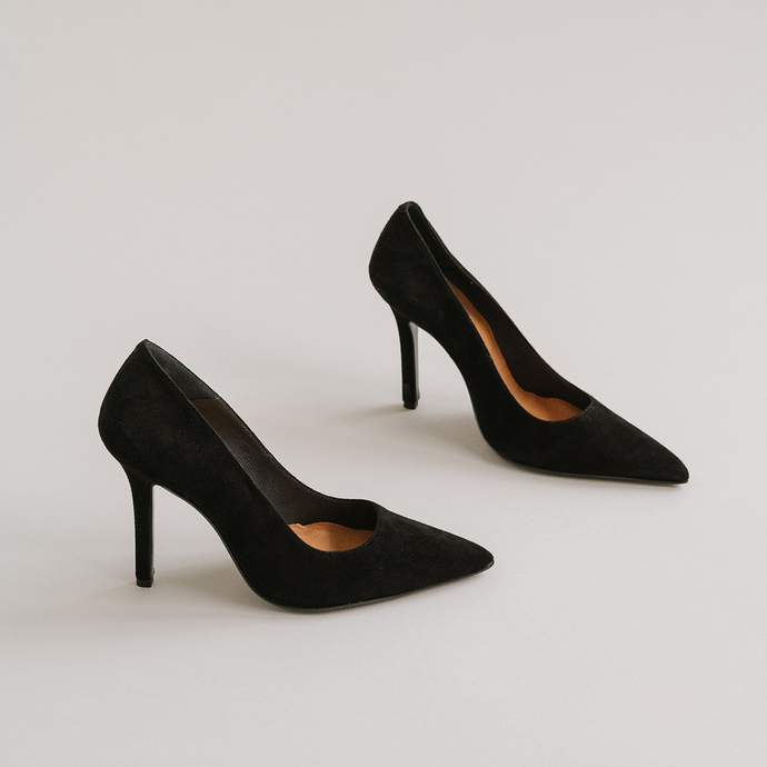 Escarpins à bouts pointus et talons  en velours noir