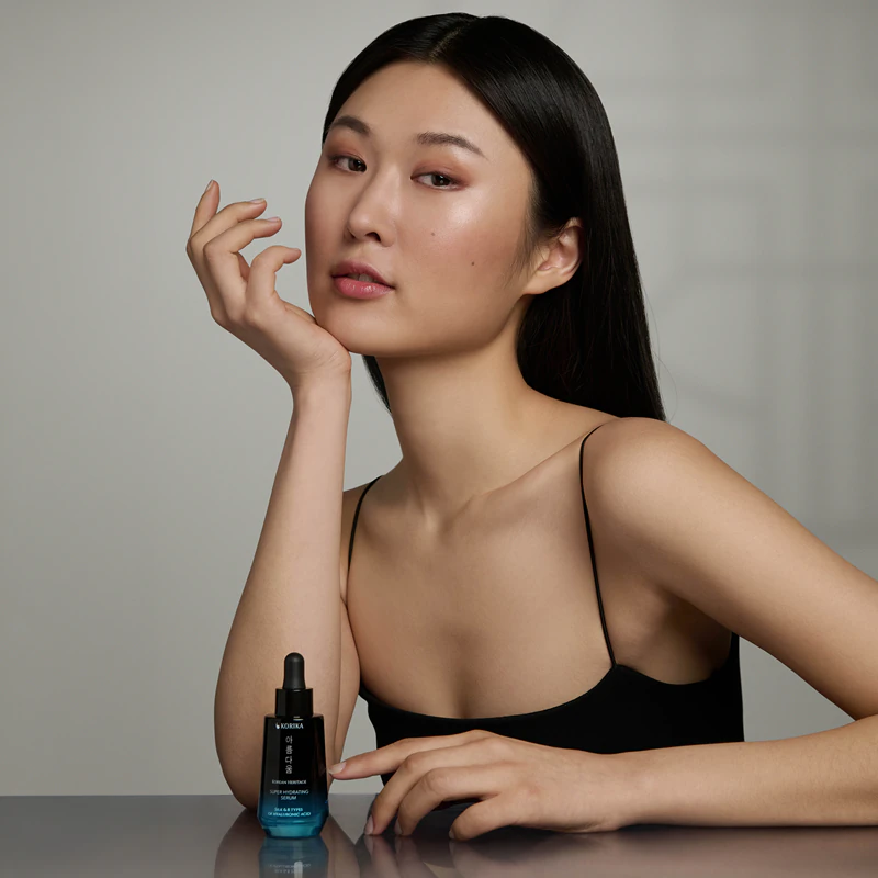 KORIKA Korean Heritage 8 tyyppiä hyaluronihappoa Premium Super Hydrating Serum kosteuttava kasvoseerumi, jossa on 8 erilaista hyaluronihappoa