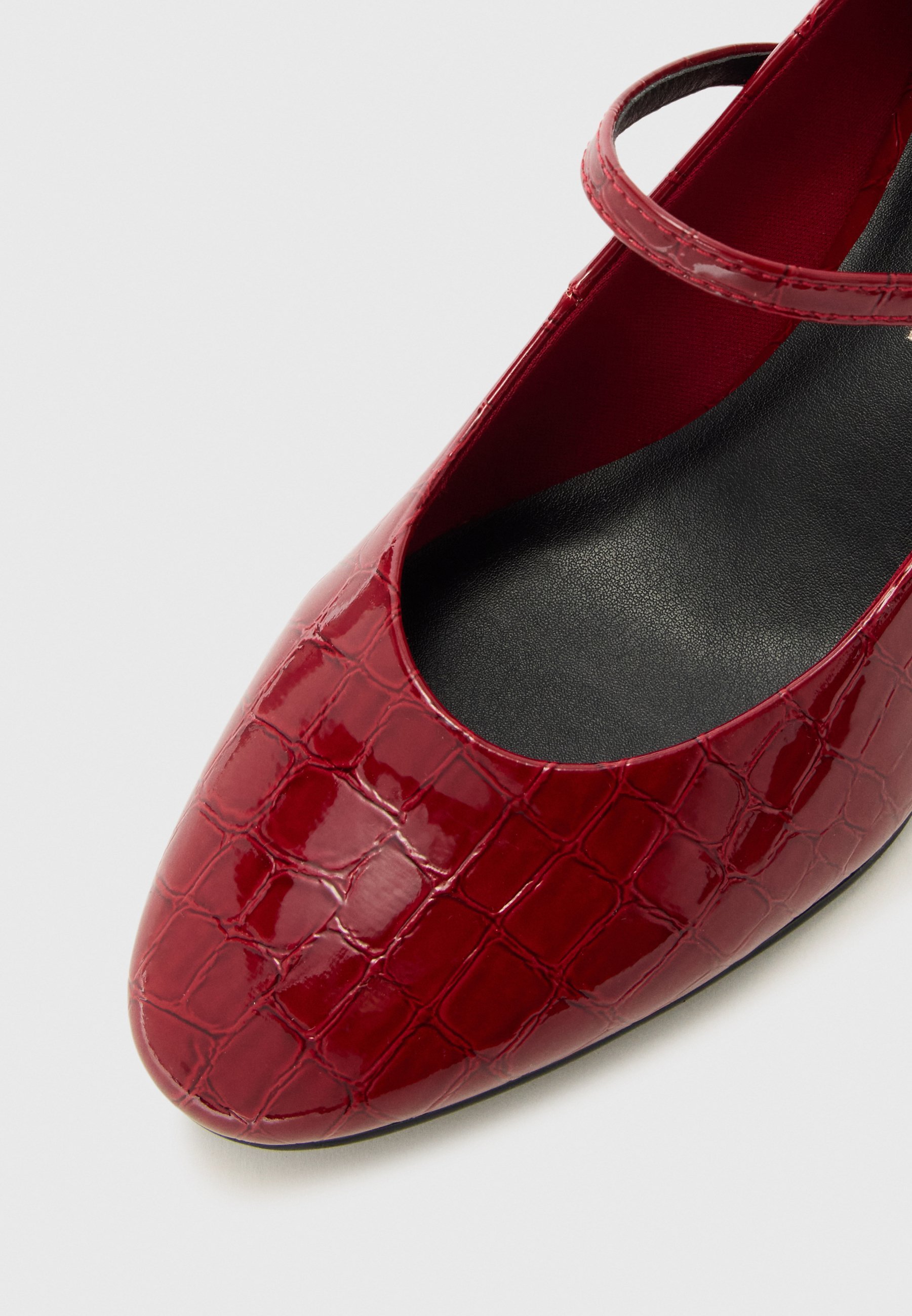 Klasyczne szpilki Tamaris - merlot/krokodyl