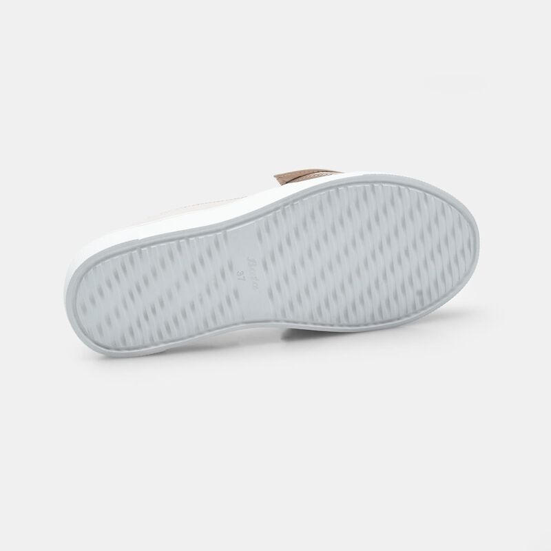 Bata damslip-ons med rosett