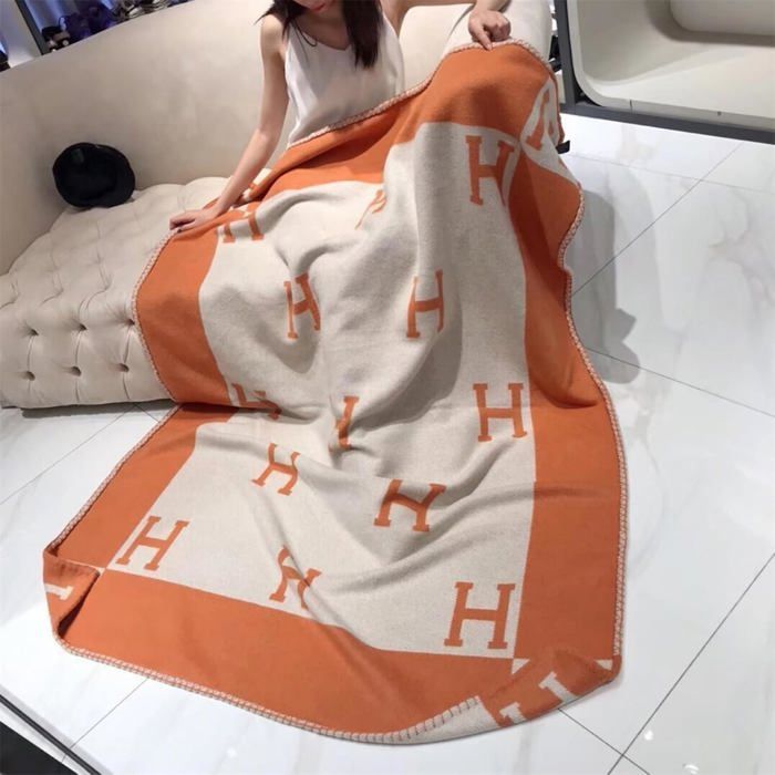 Luxury blanket for sofa and bed, cozy winter blanket, extra warm, 130 x 180 cm, khaki multicolor