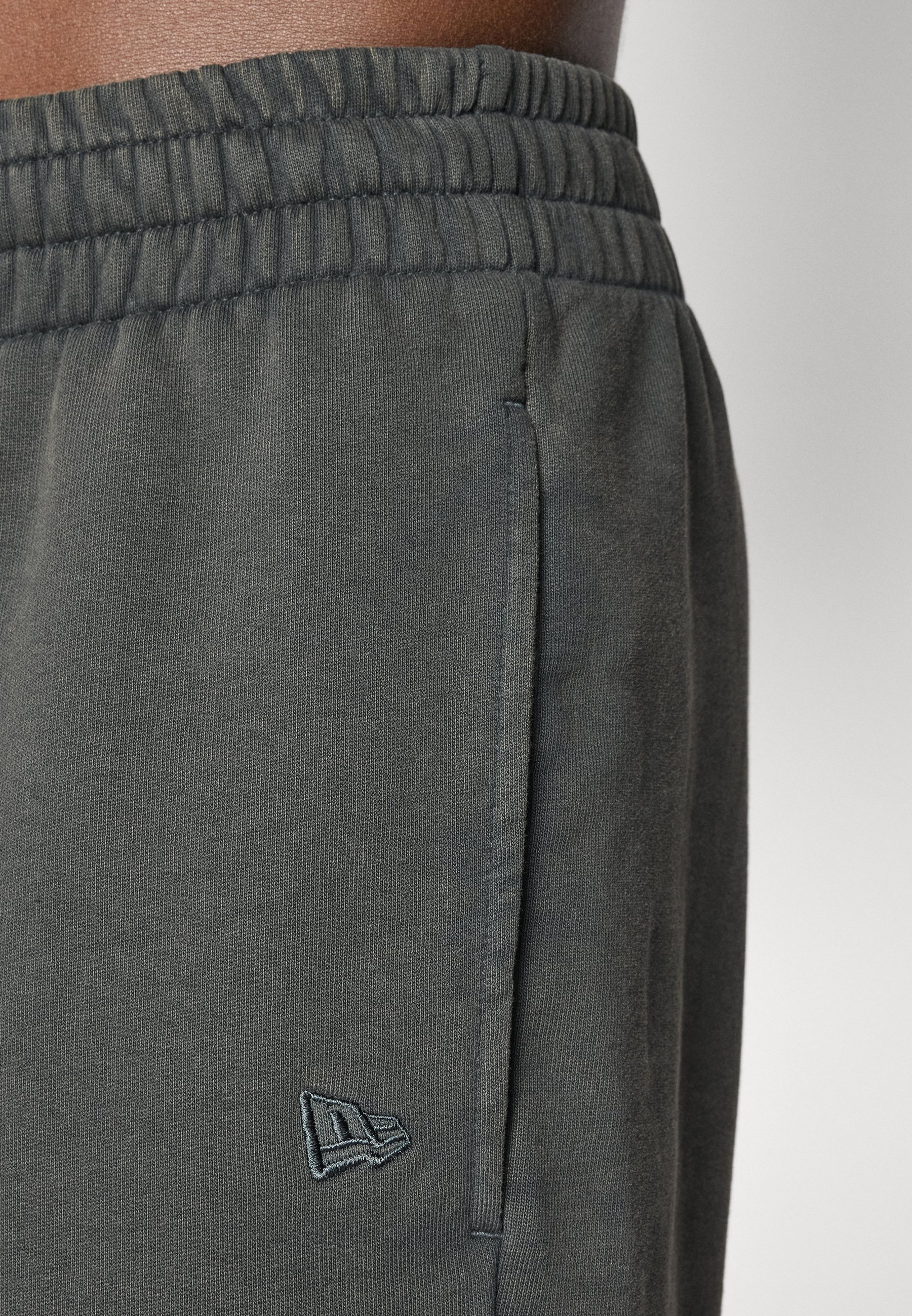New Era NBA Chicago Bulls Washed Shorts – Clubwear – Grau
