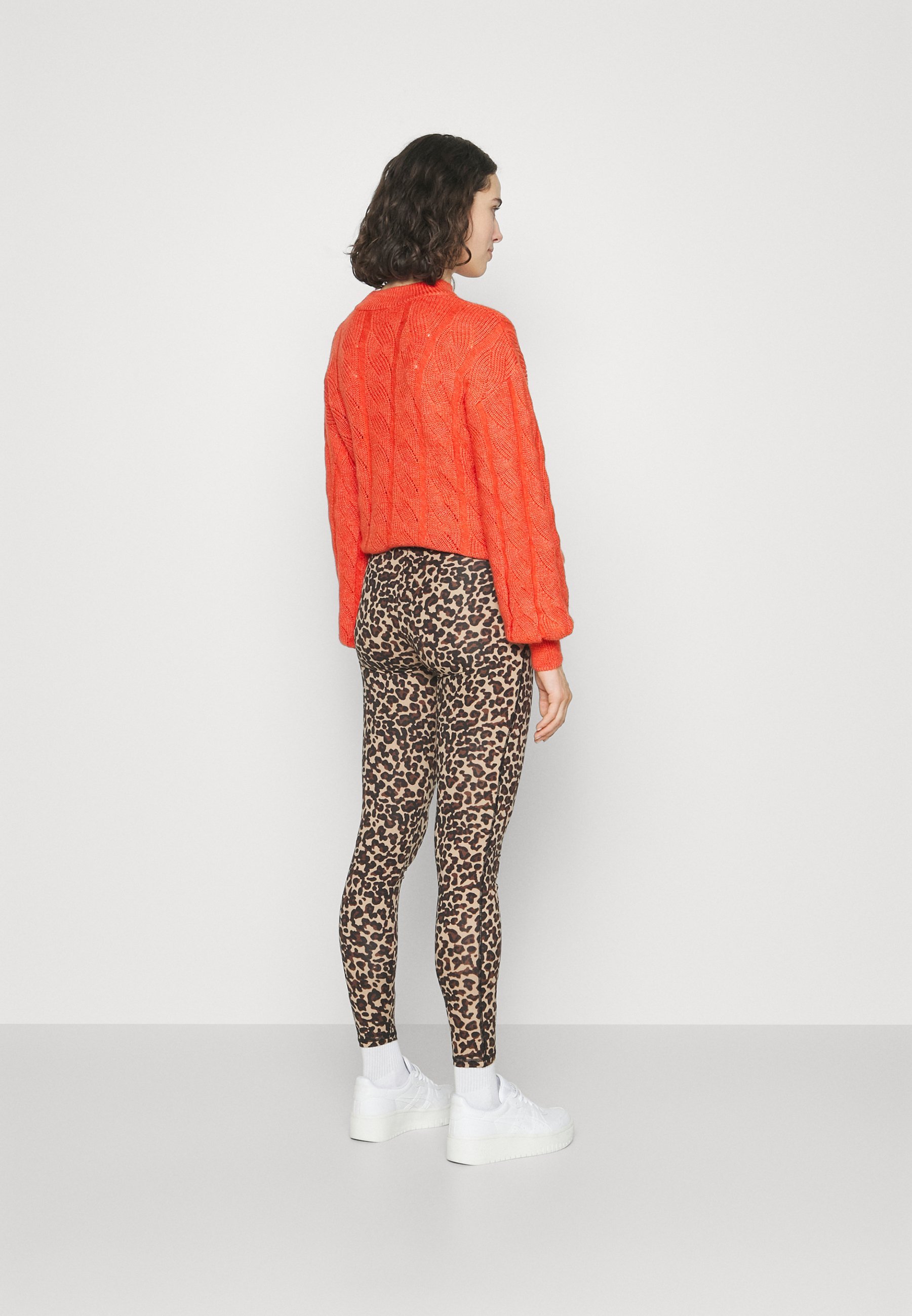 Vero Moda Umstandsleggings VMMINA LEO PRINT - Leggings - Hose - schwarz/ilana