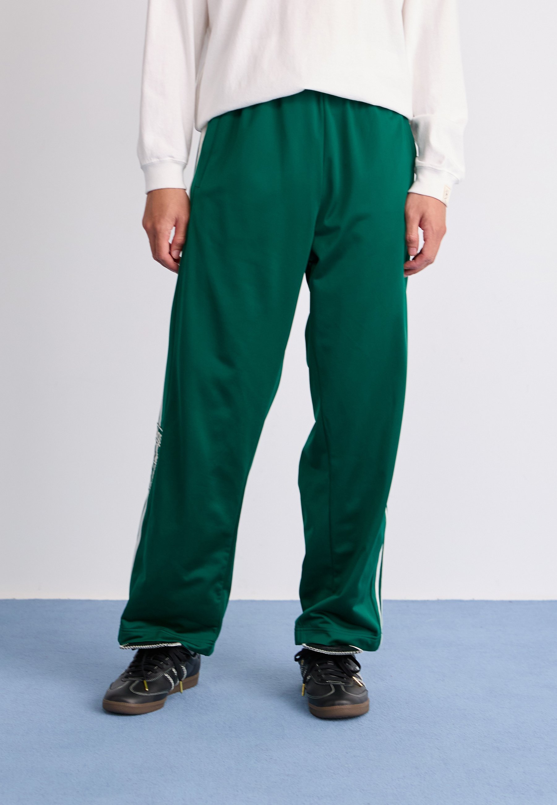 adidas Originals szabadidőnadrág