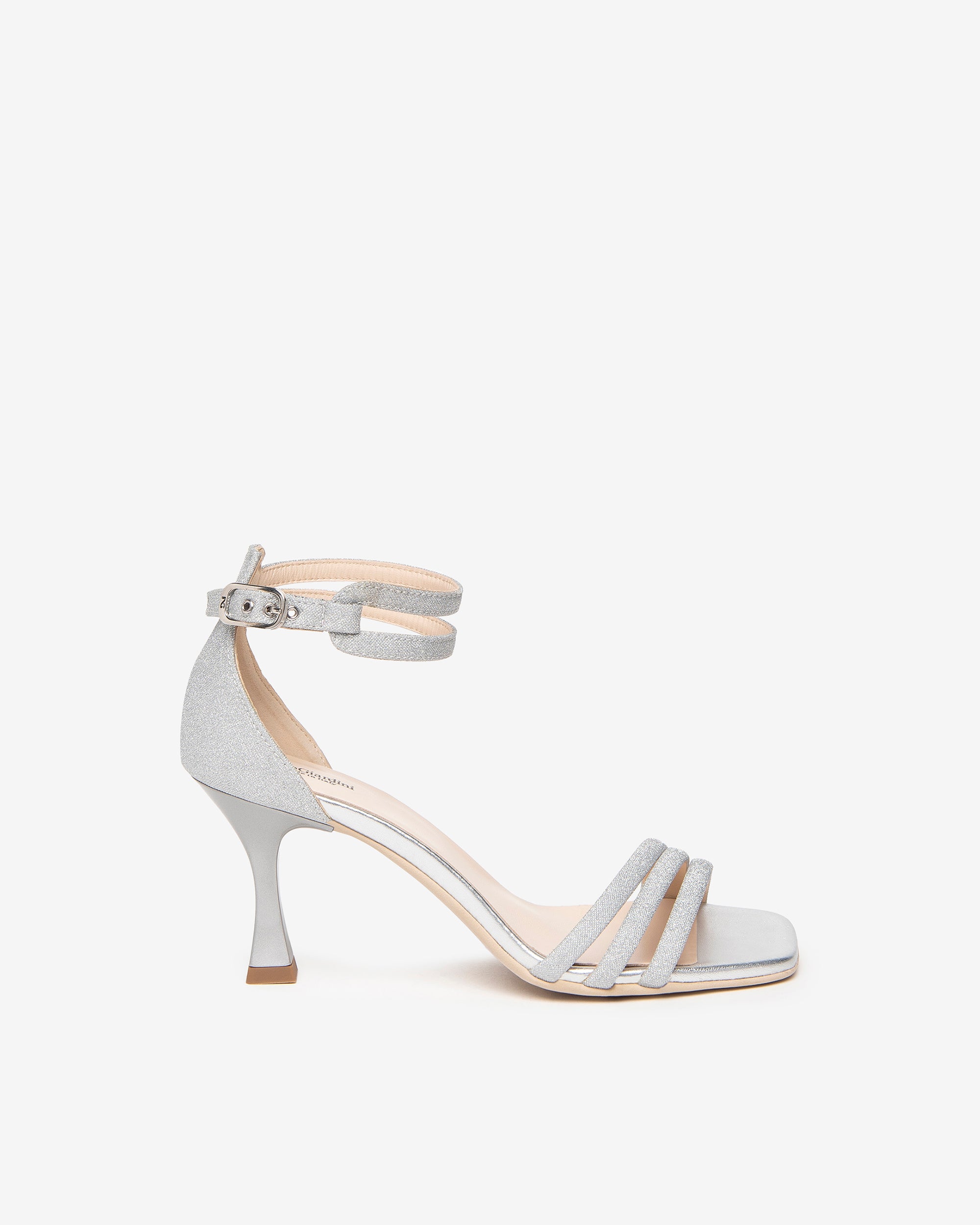  Damensandalen aus technischem Material