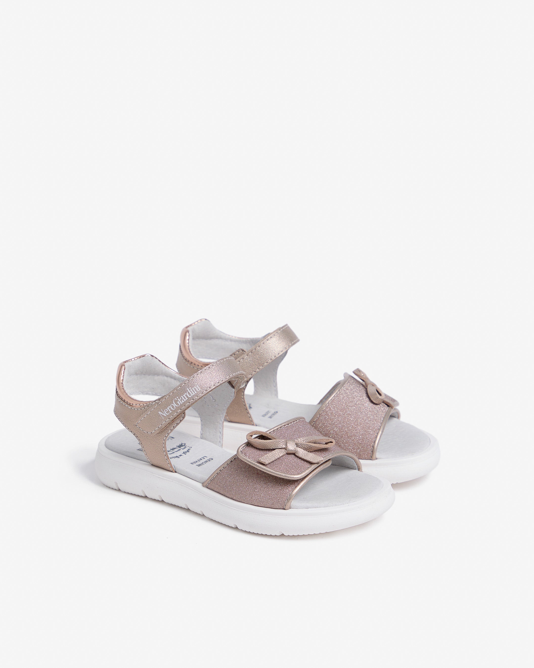  Sandalen für junge Mädchen aus Funktionsmaterial und Leder