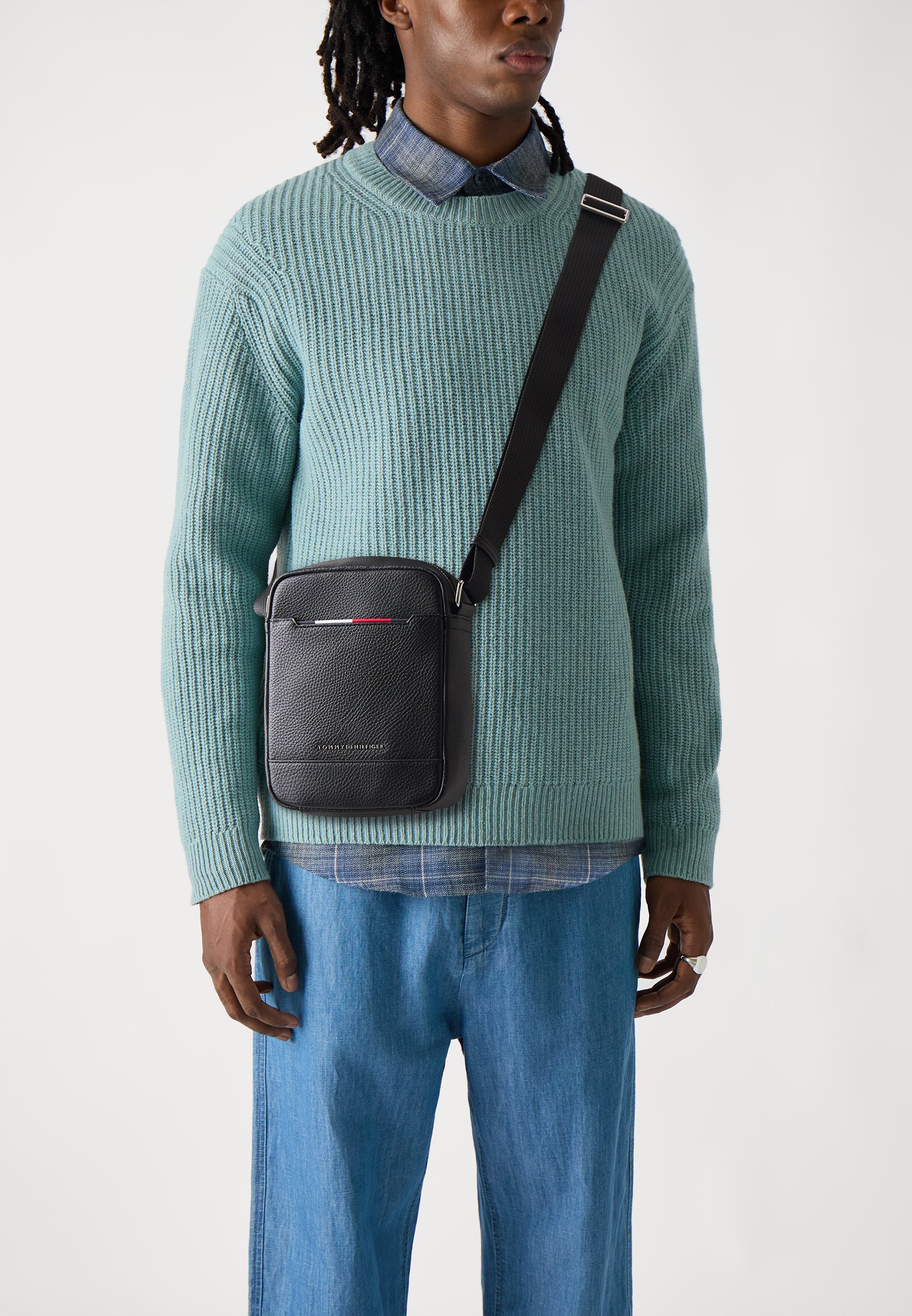 Tommy Hilfiger CENTRAL MINI REPORTER - Crossbodytas - zwart