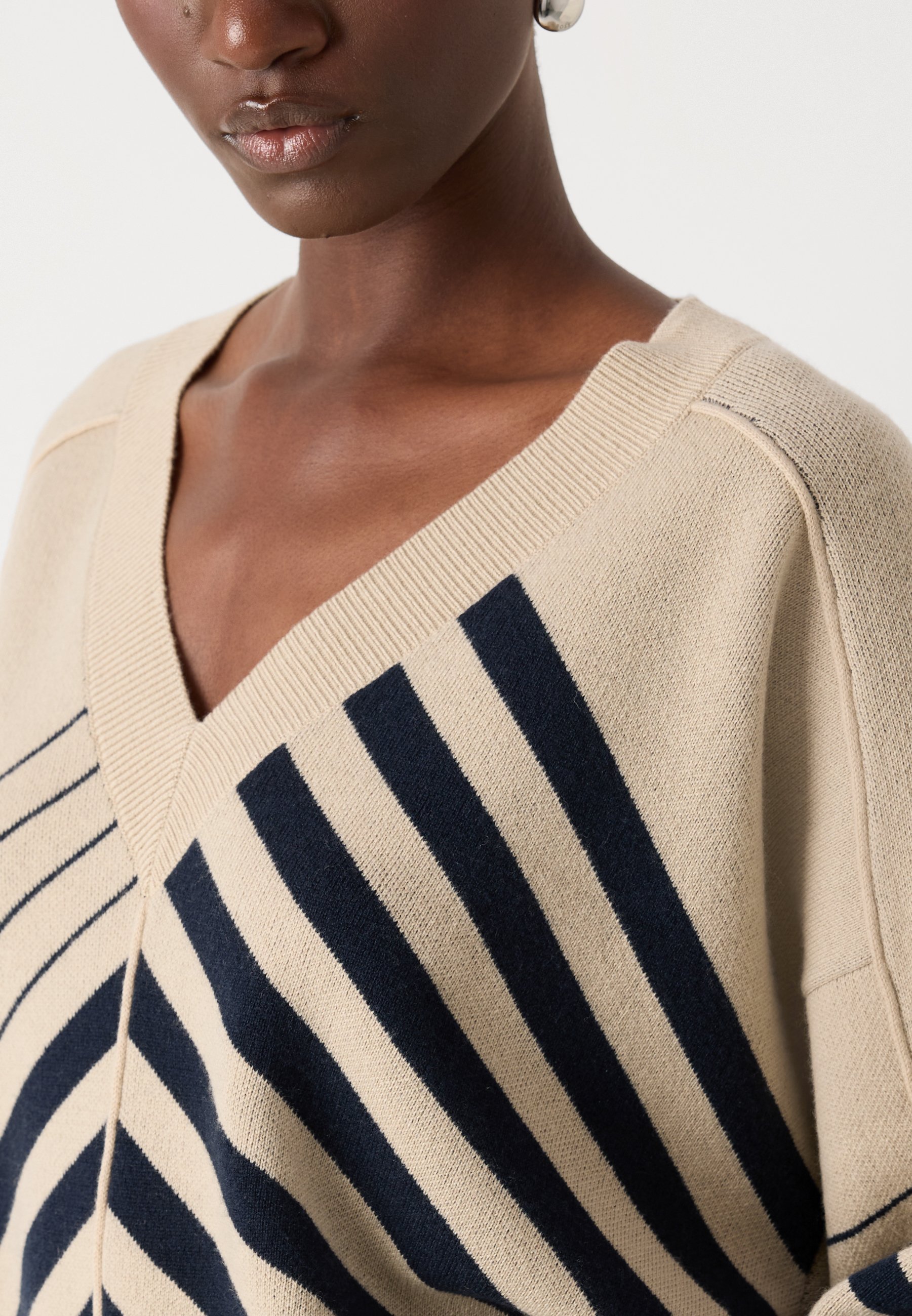 BOSS FUDALI - Džemper - lahtised mitmesugused