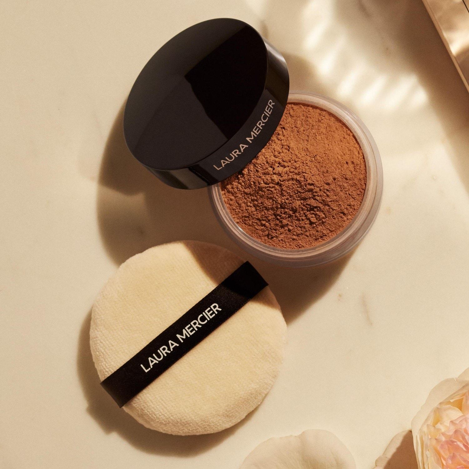 Laura Mercier biri fiksuojanti pudra - 29 g