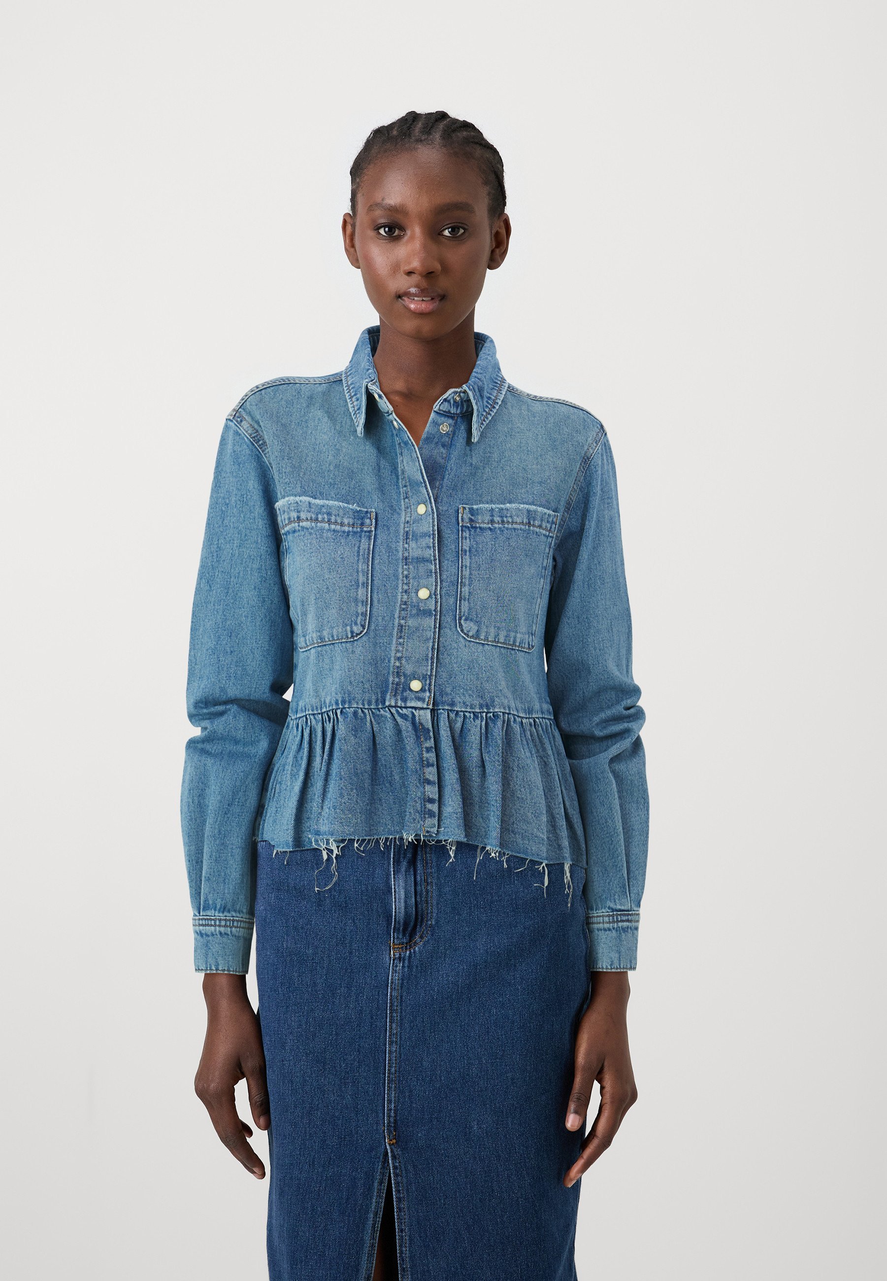 ONLY ONLELLI FRILL - Camicetta con bottoni - denim blu medio